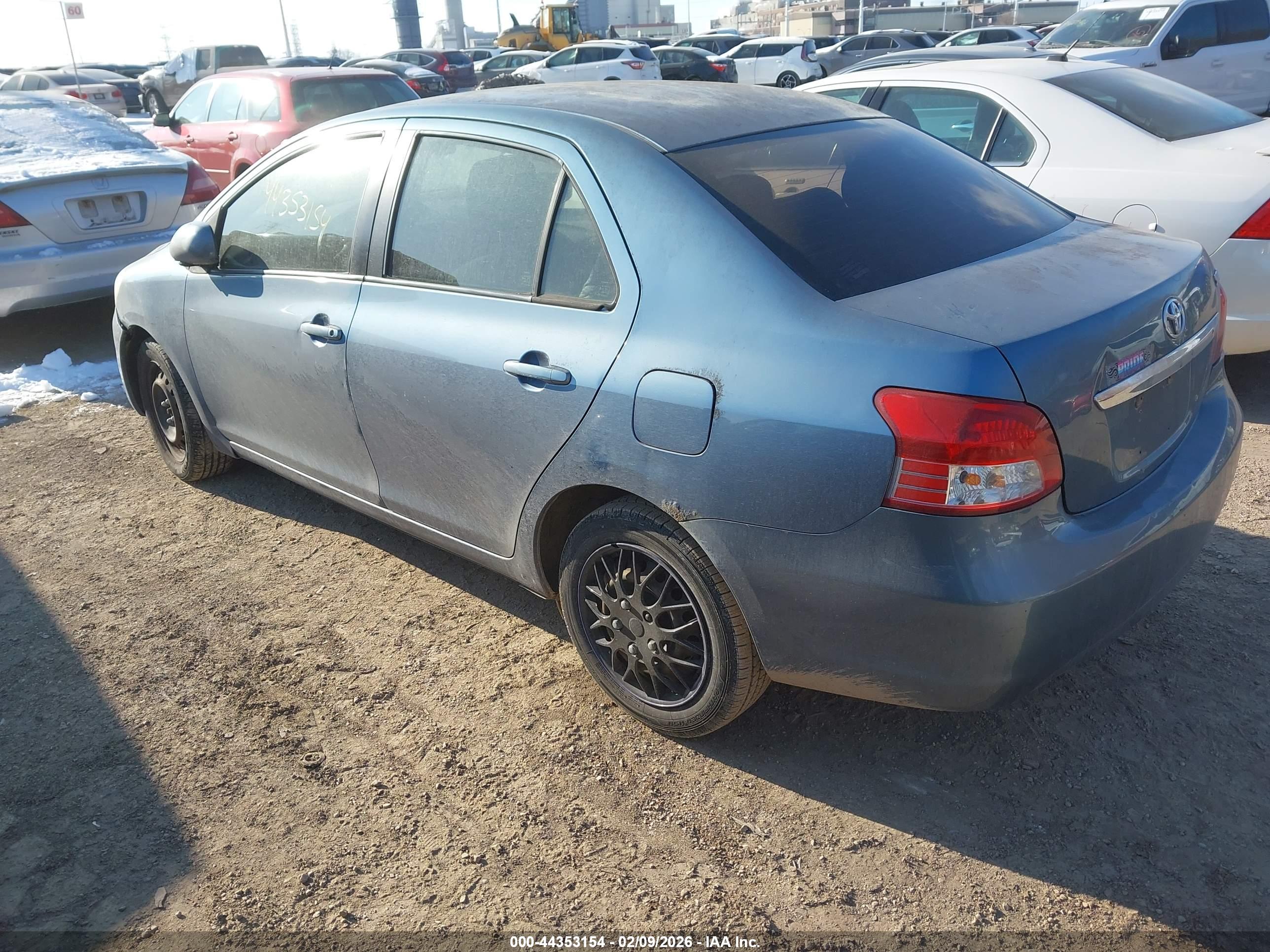 TOYOTA YARIS image 3