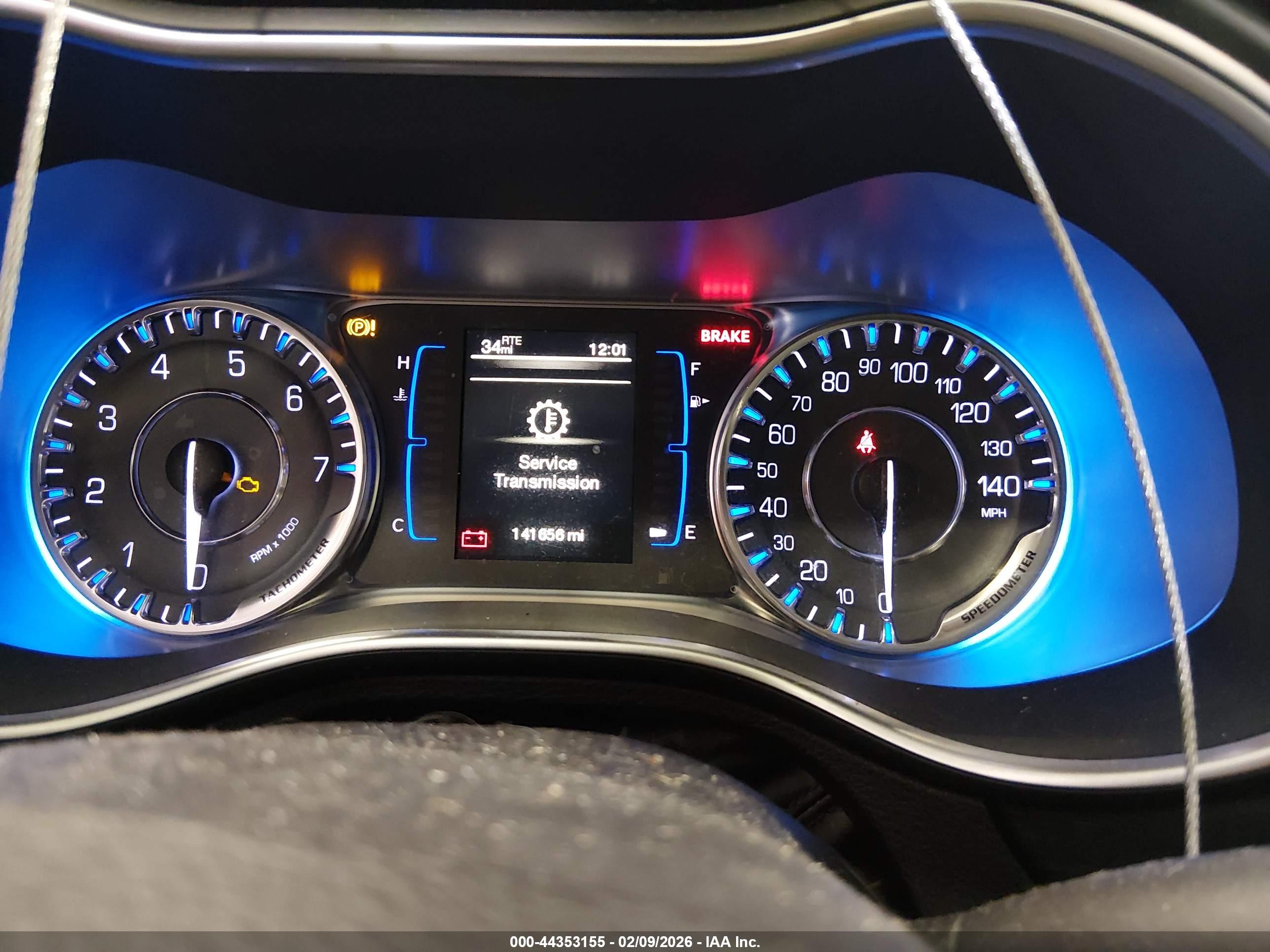CHRYSLER 200 image 7