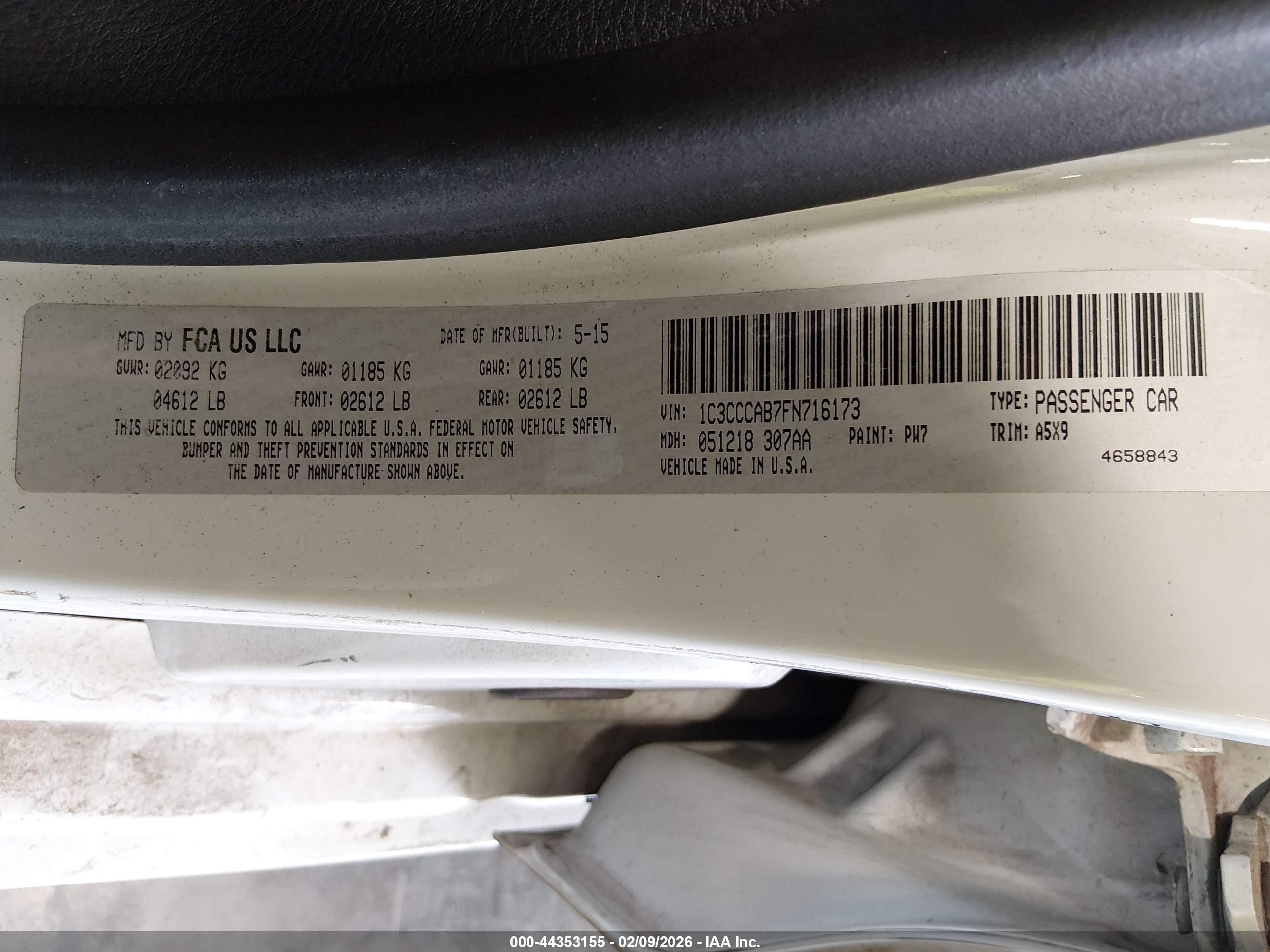 CHRYSLER 200 image 9