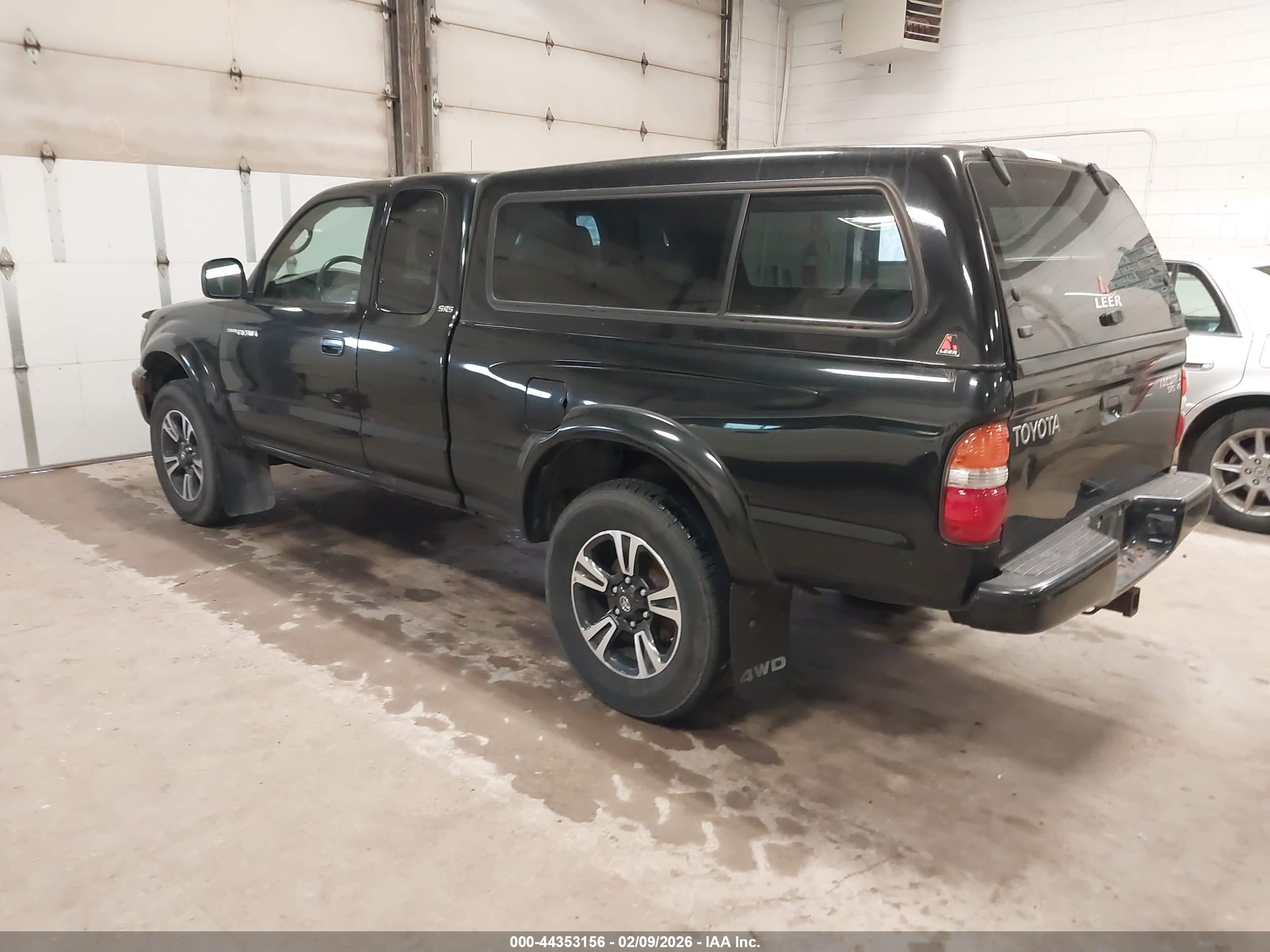 TOYOTA TACOMA image 3