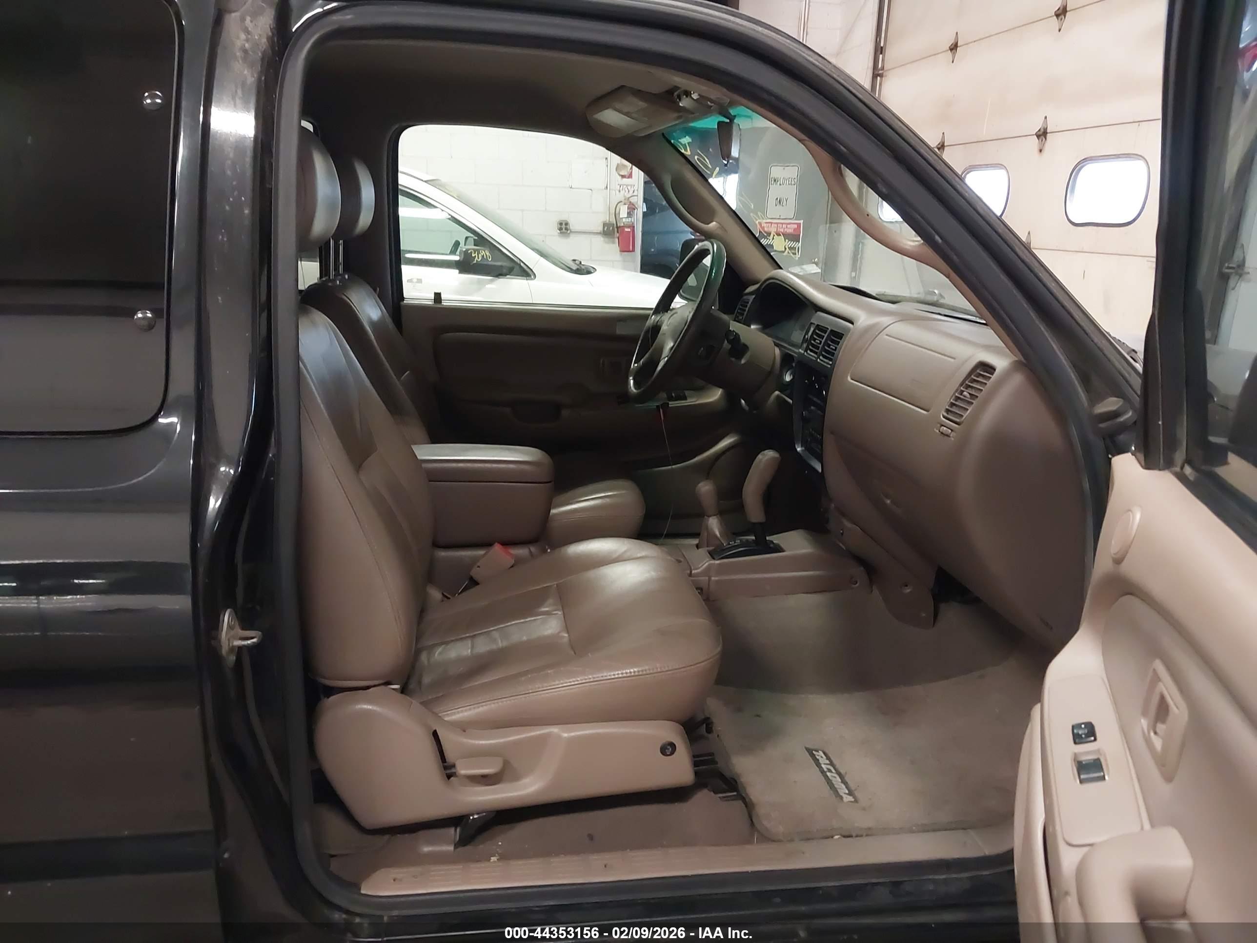 TOYOTA TACOMA image 5