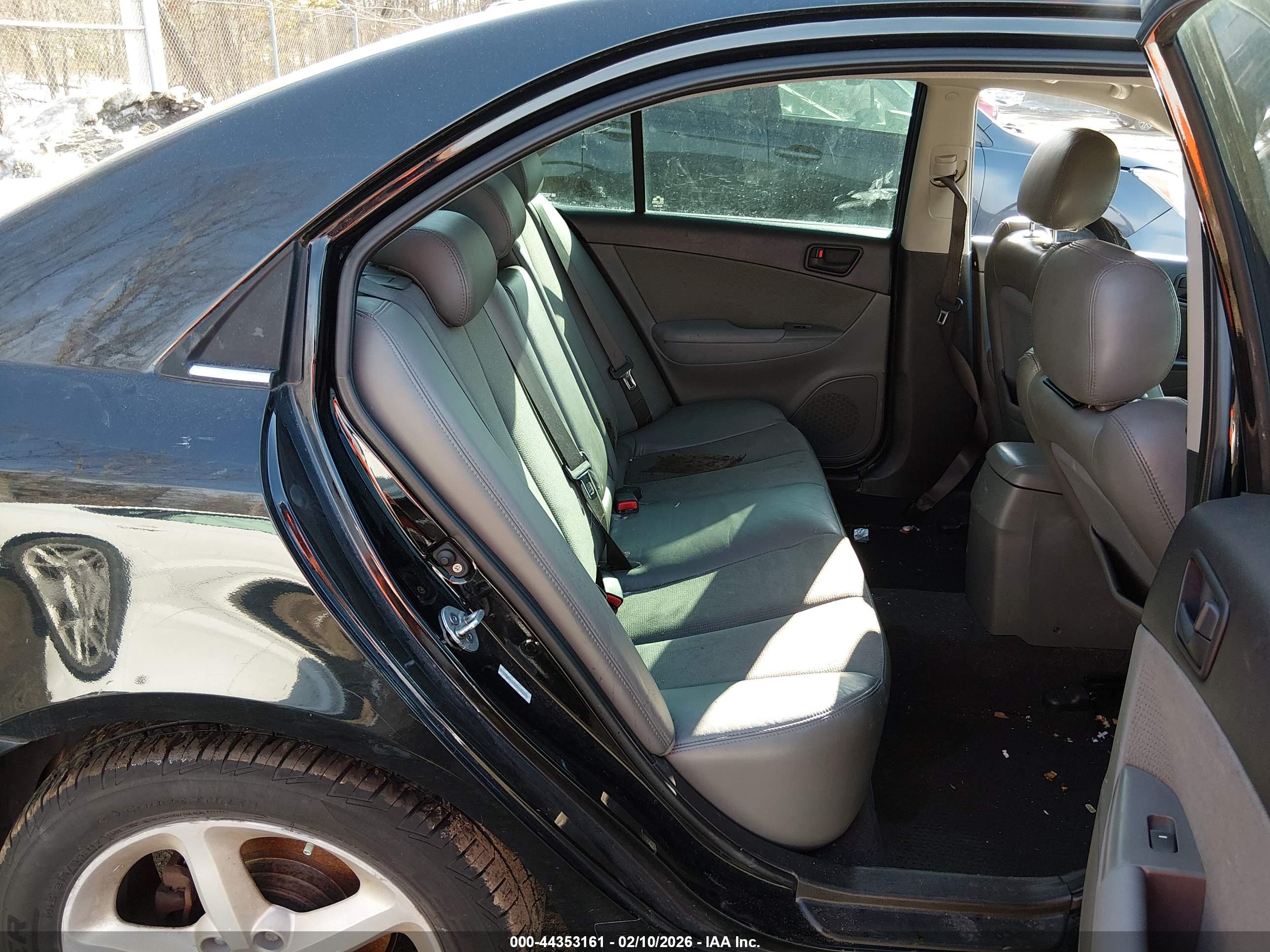 HYUNDAI SONATA image 8