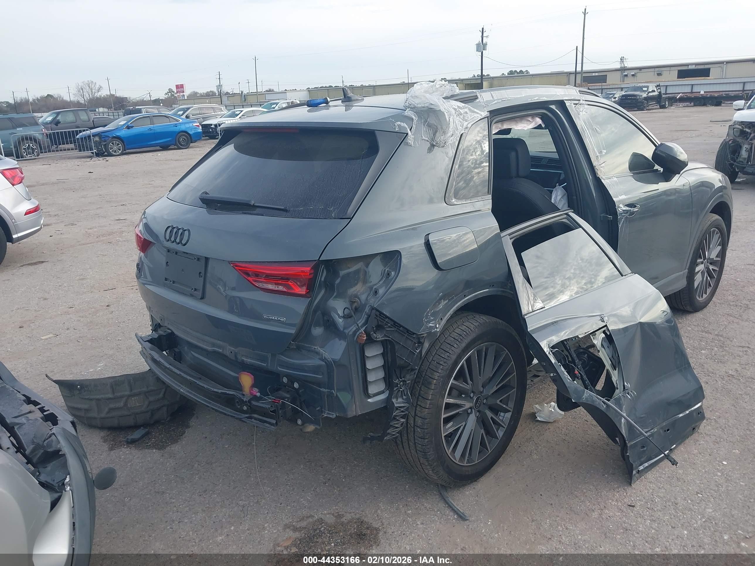 AUDI Q3 image 4