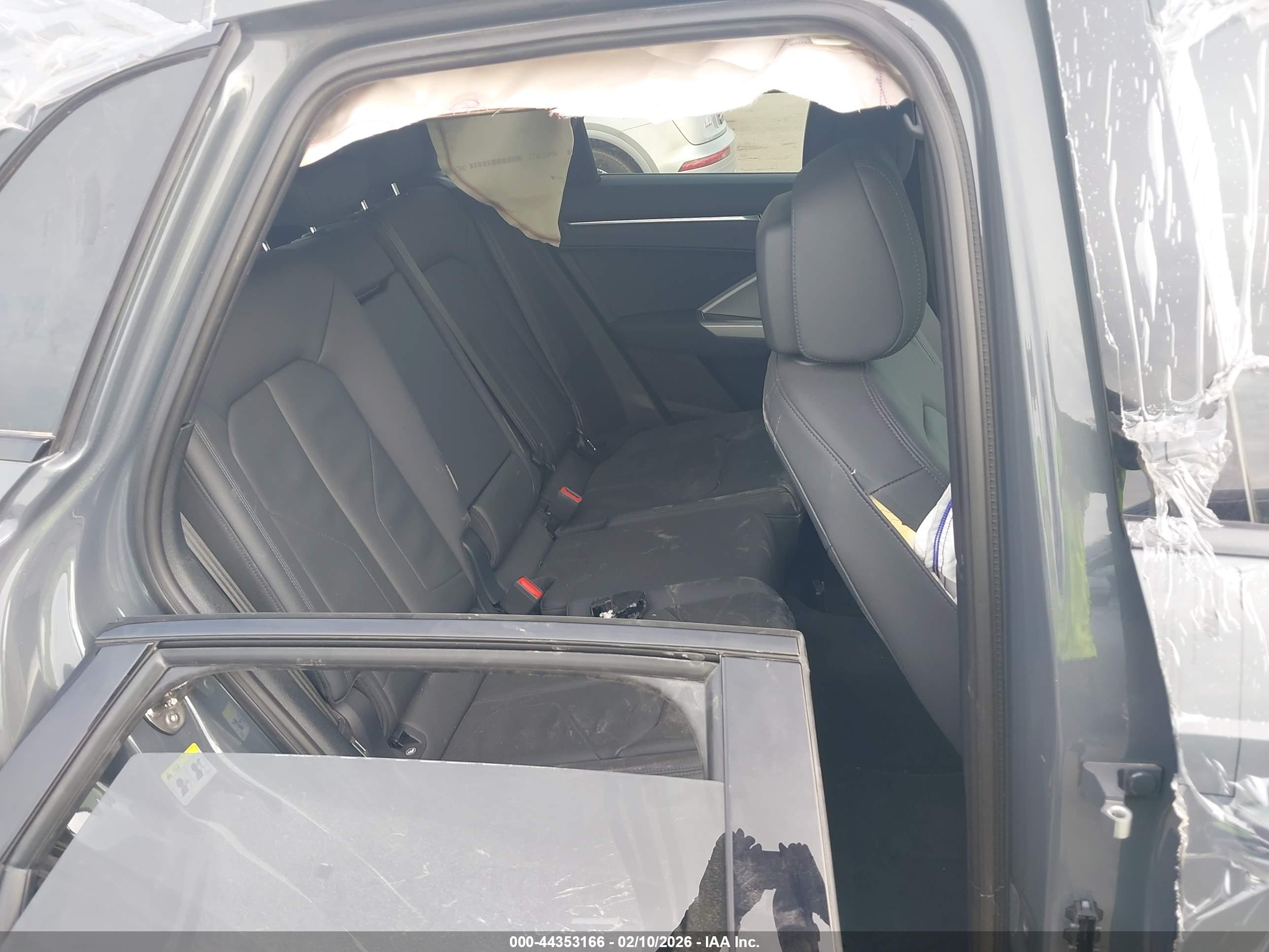 AUDI Q3 image 8