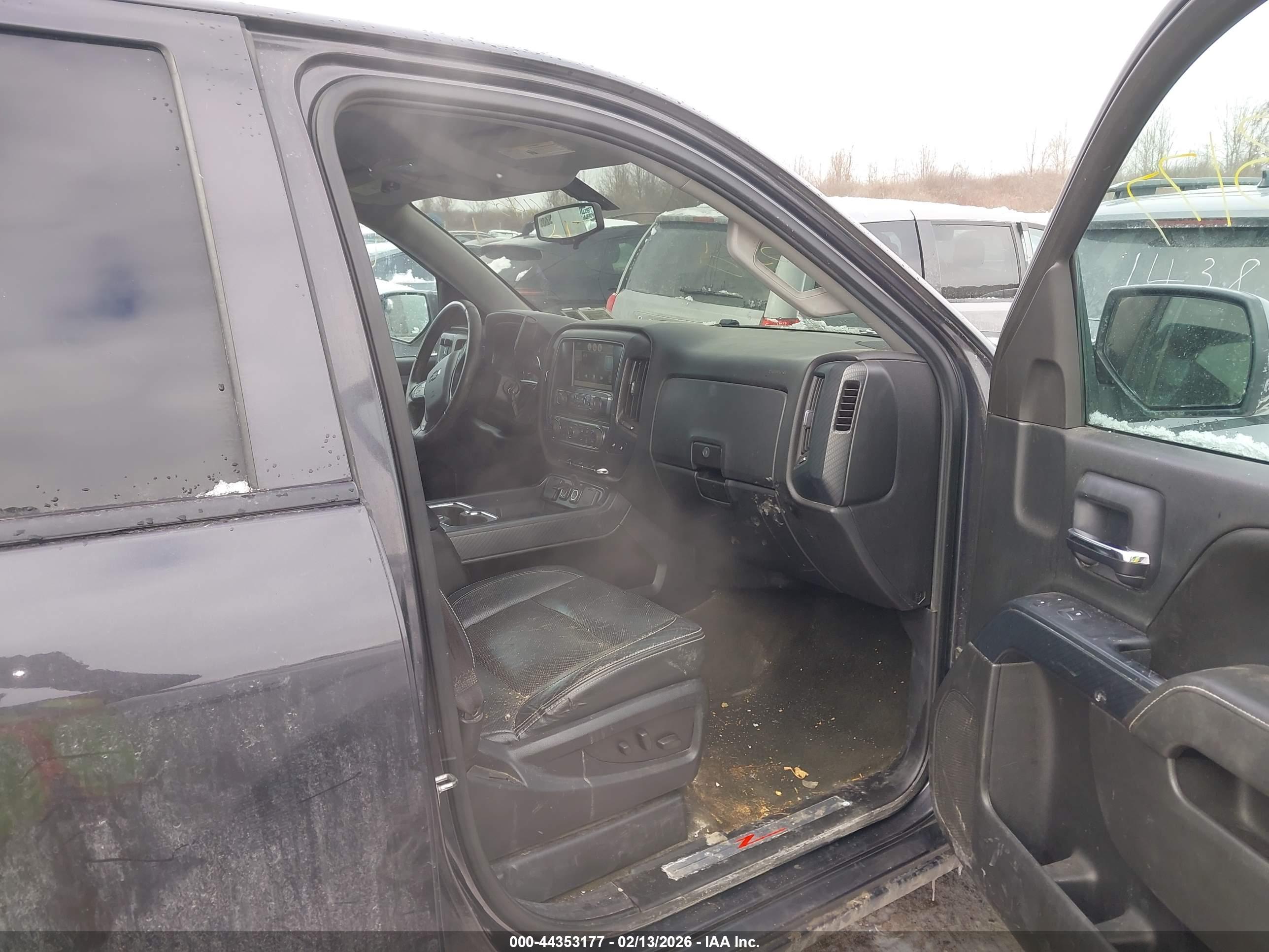 CHEVROLET SILVERADO image 5