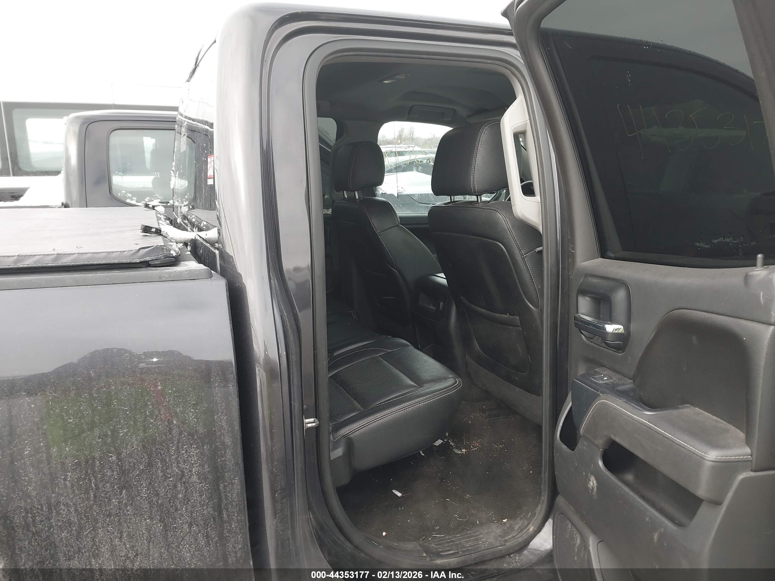 CHEVROLET SILVERADO image 8