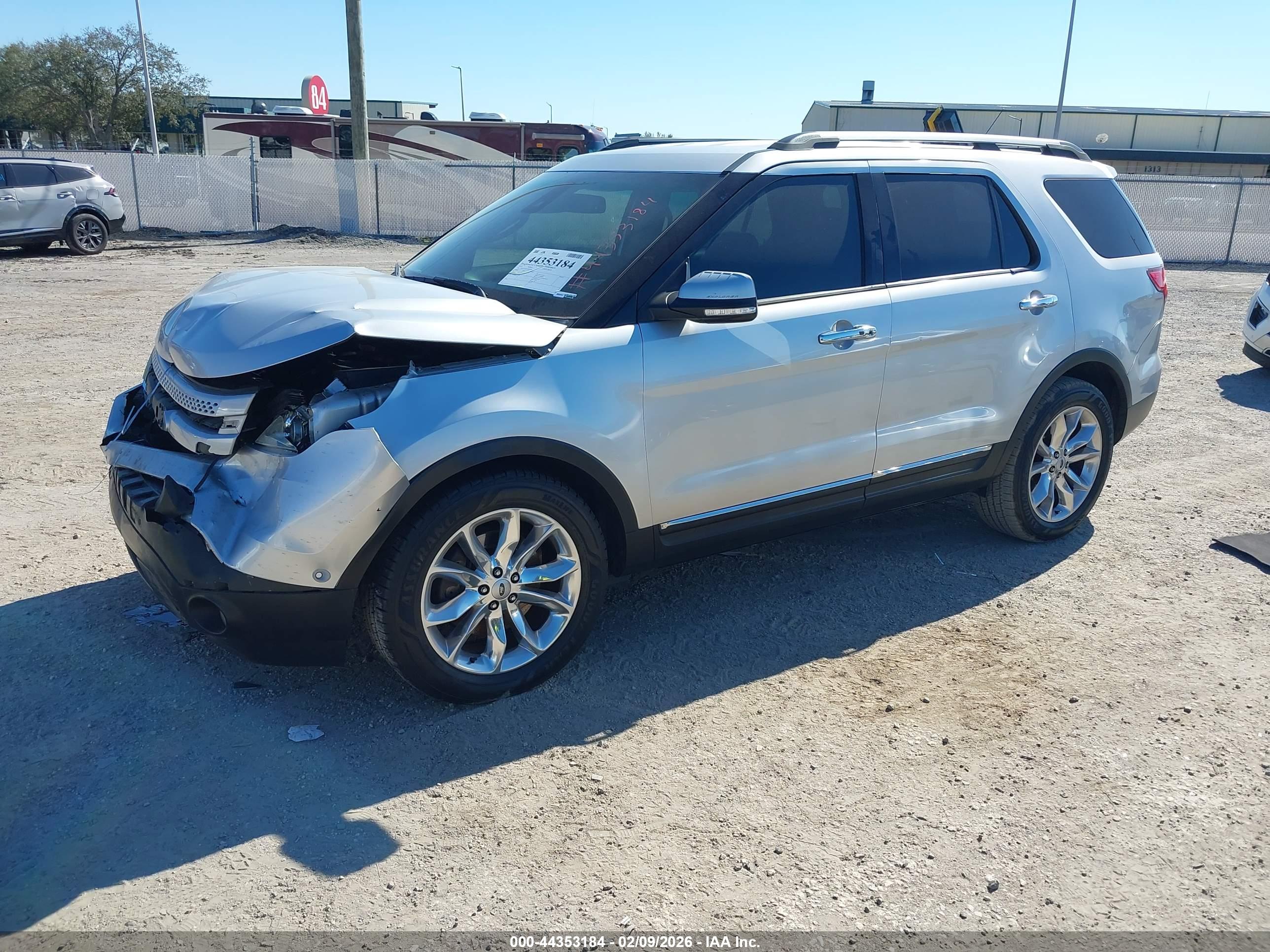 FORD EXPLORER image 2