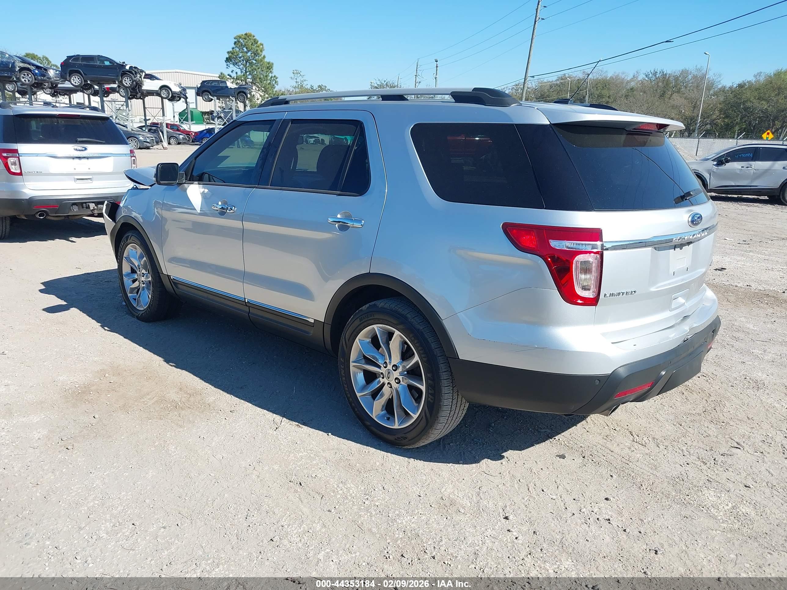 FORD EXPLORER image 3
