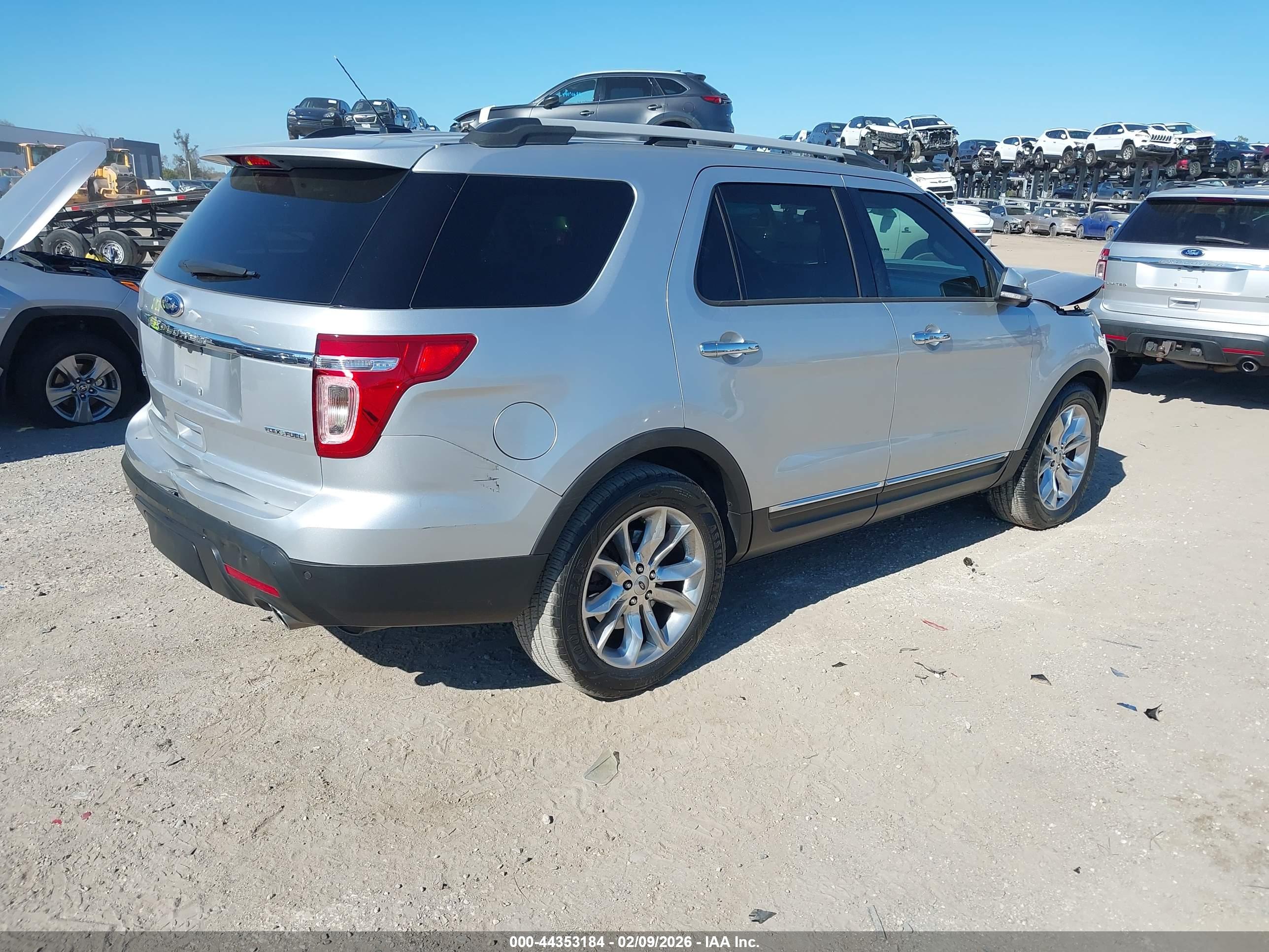 FORD EXPLORER image 4
