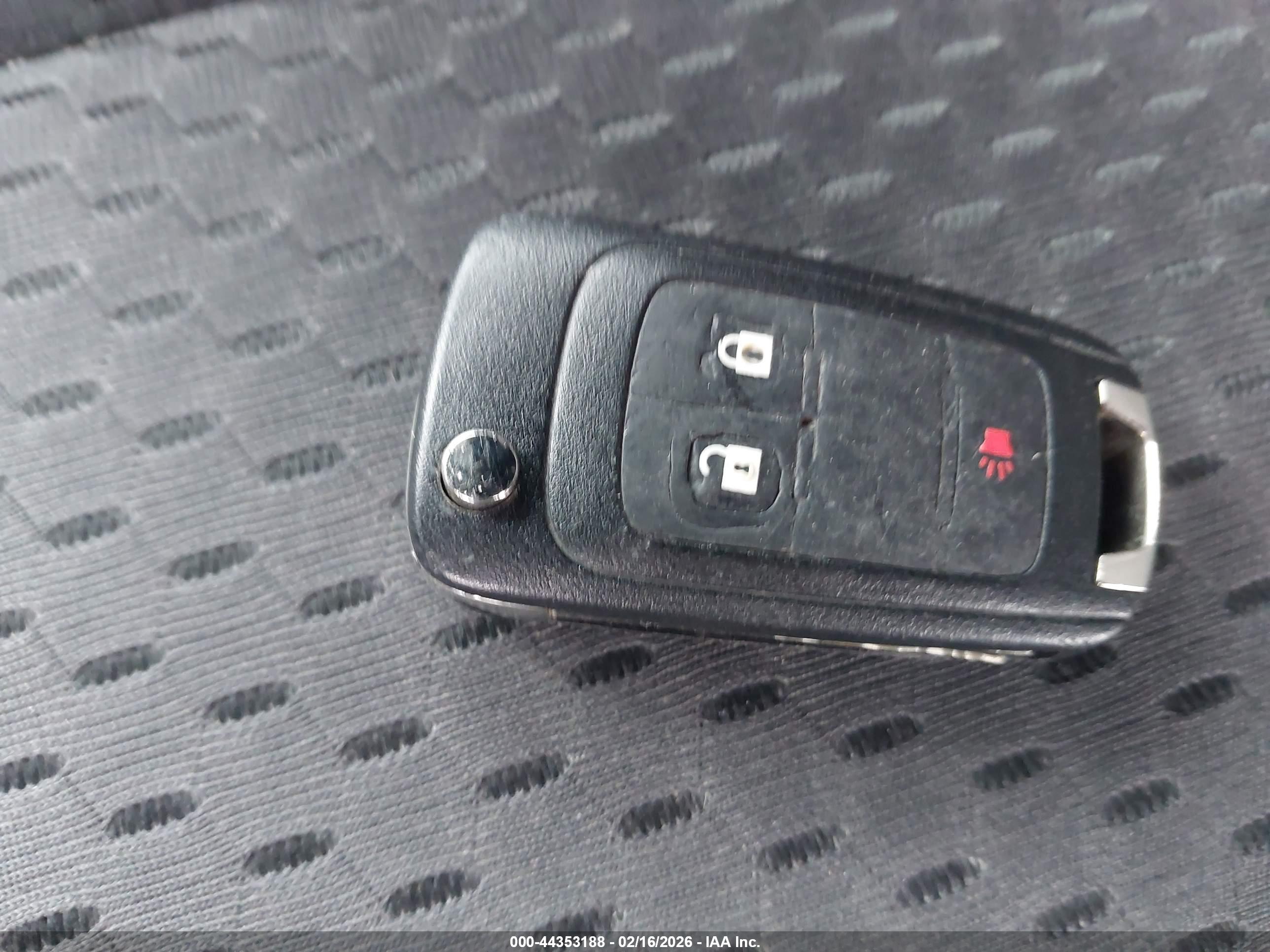 GMC TERRAIN image 11