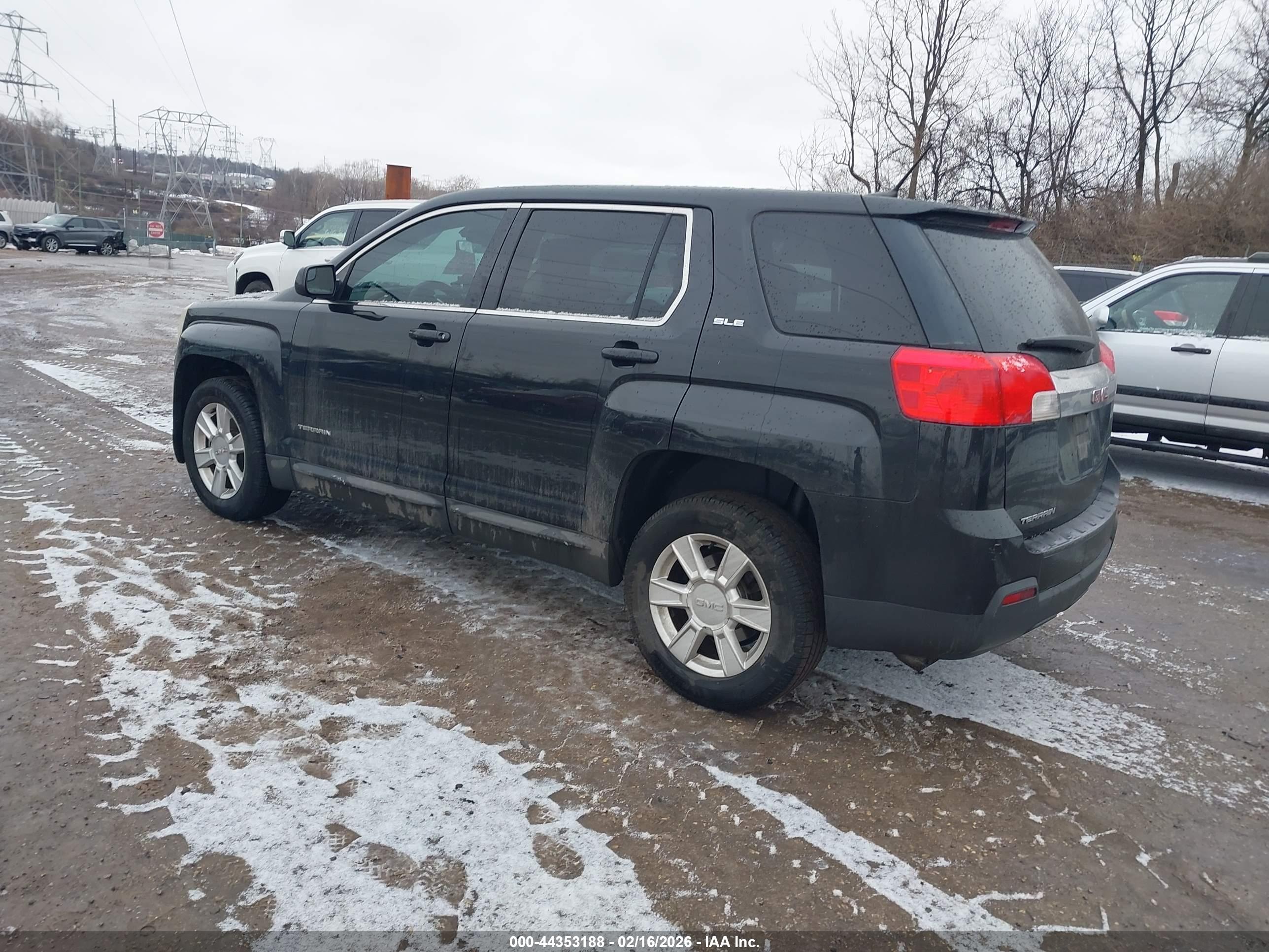 GMC TERRAIN image 3