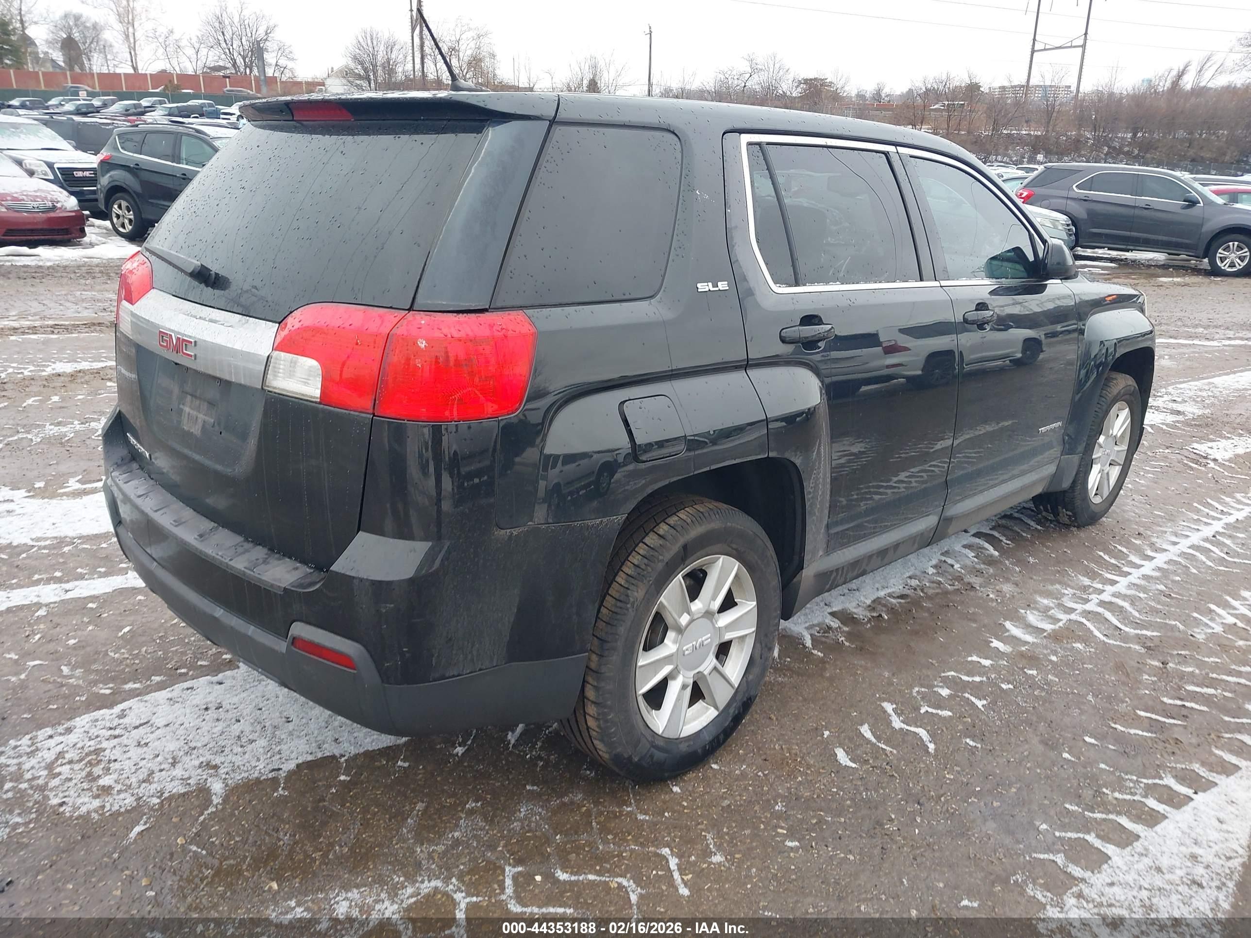 GMC TERRAIN image 4