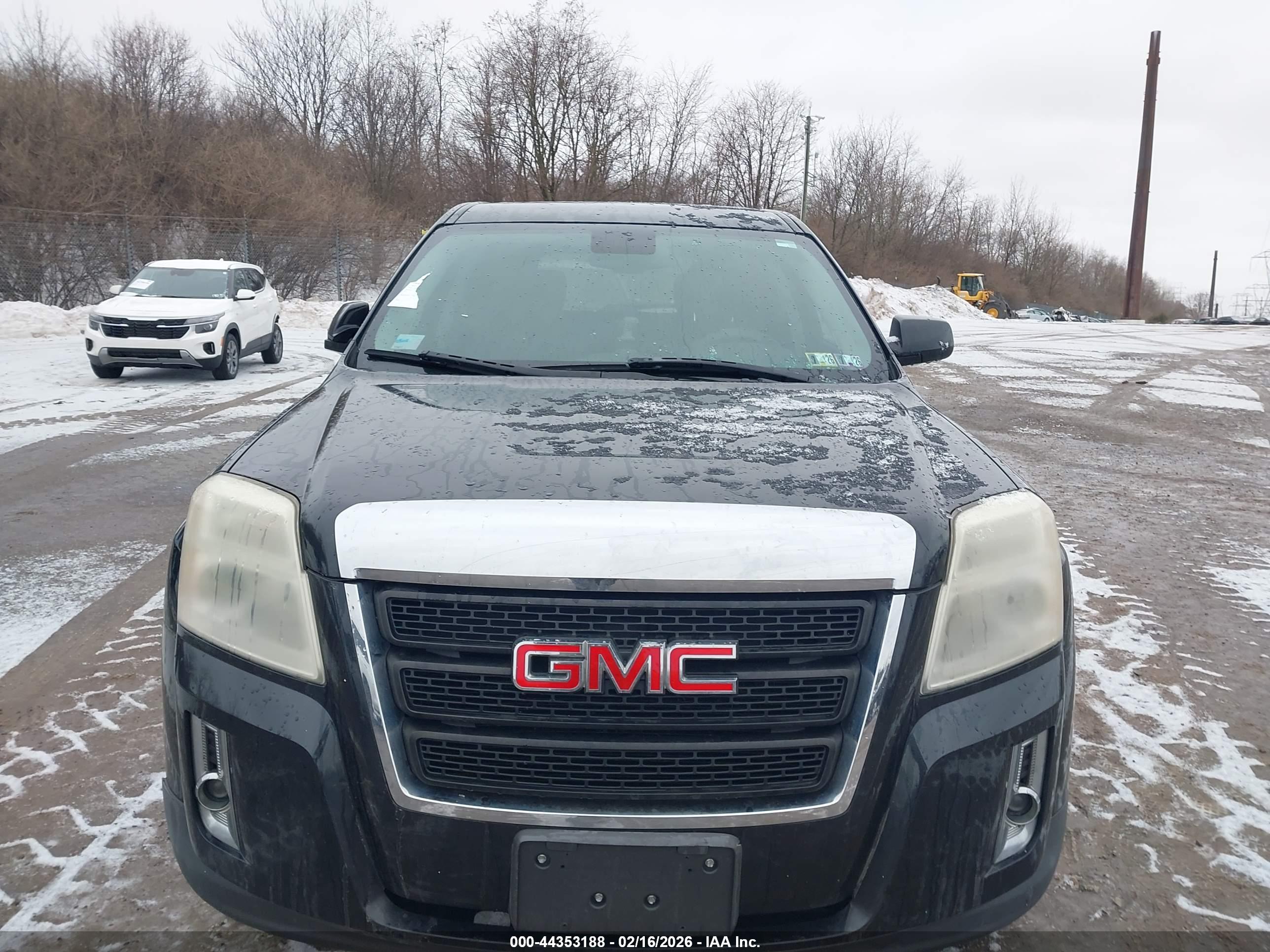 GMC TERRAIN image 6