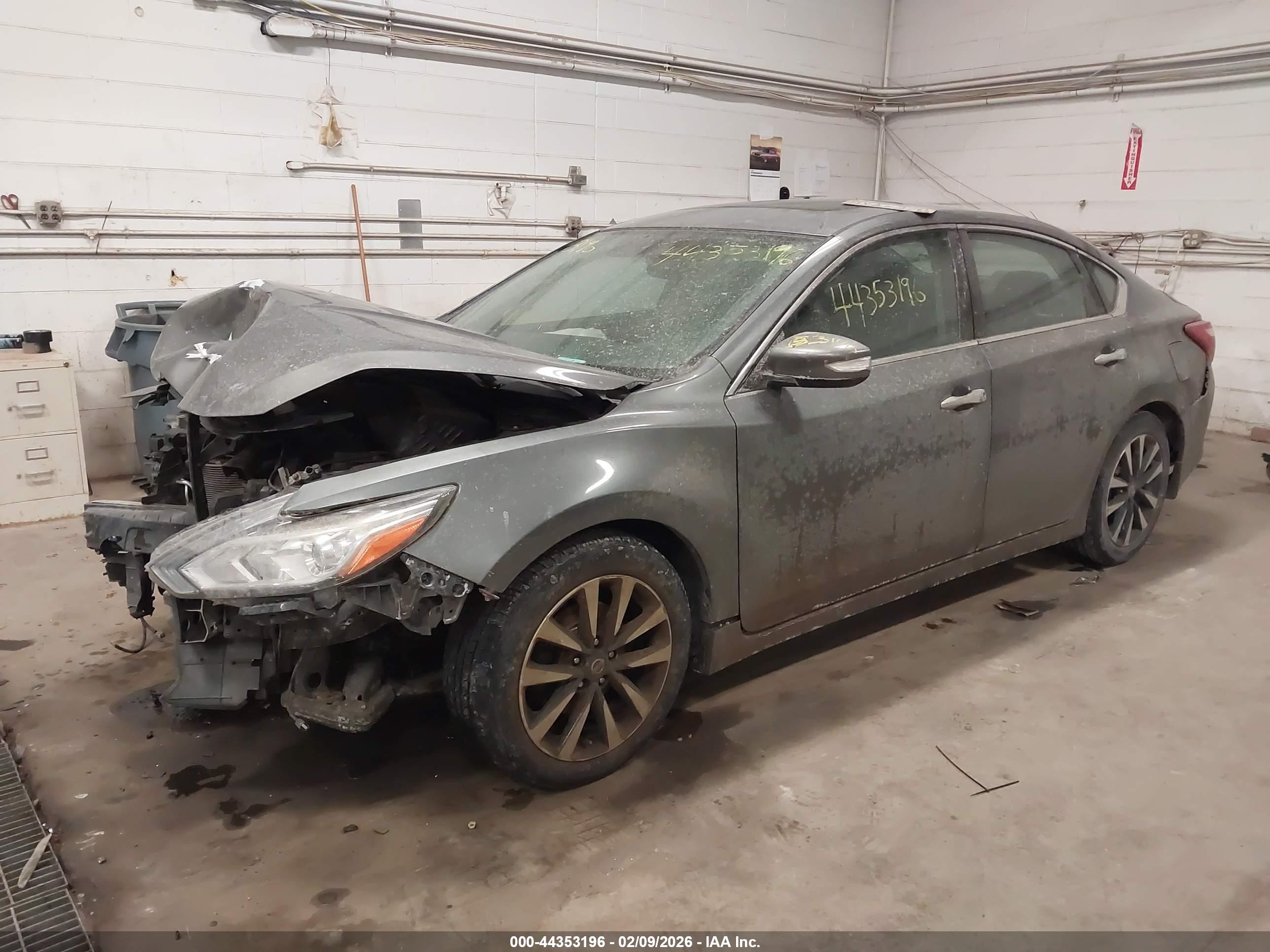 NISSAN ALTIMA image 2