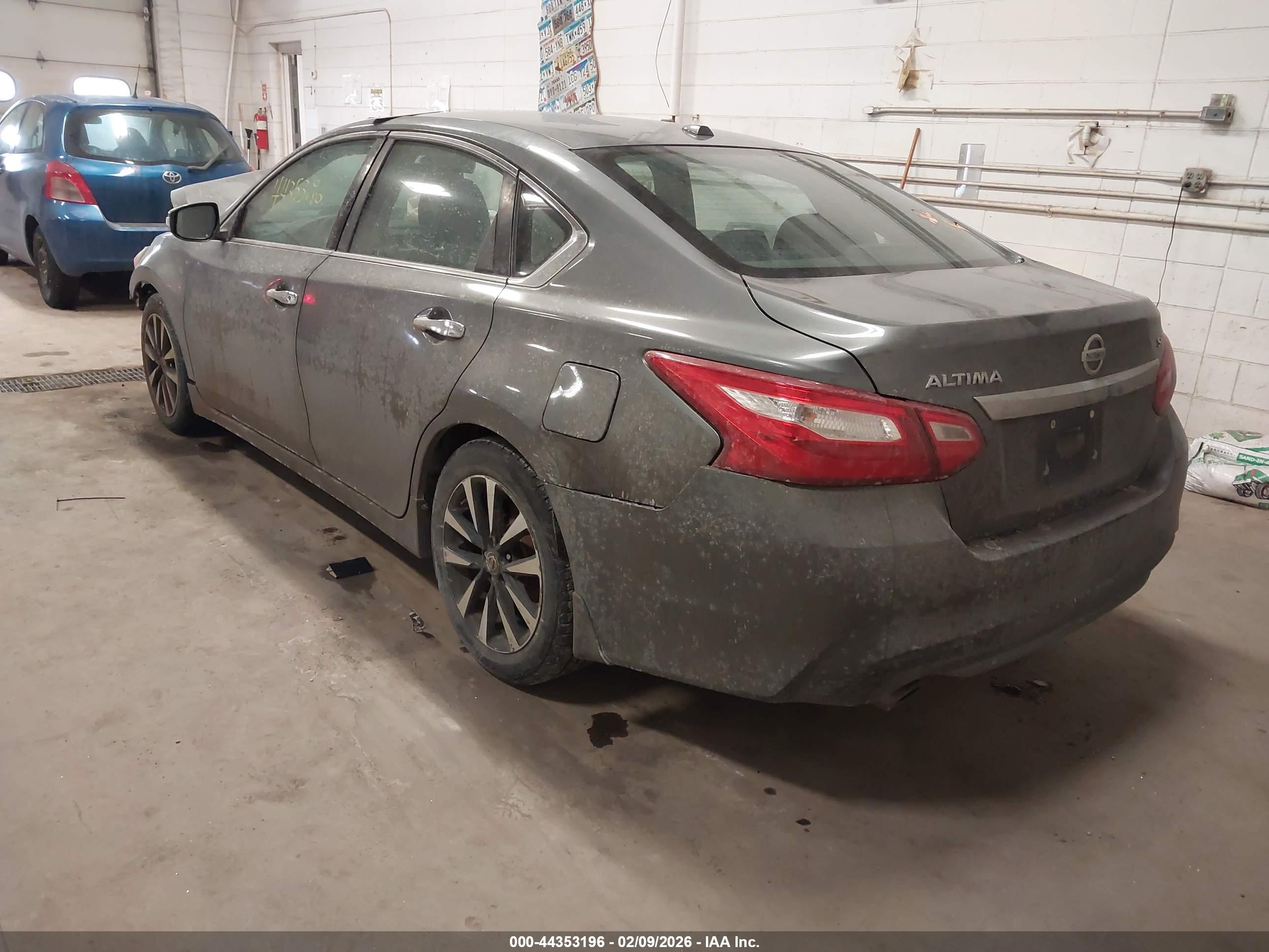 NISSAN ALTIMA image 3