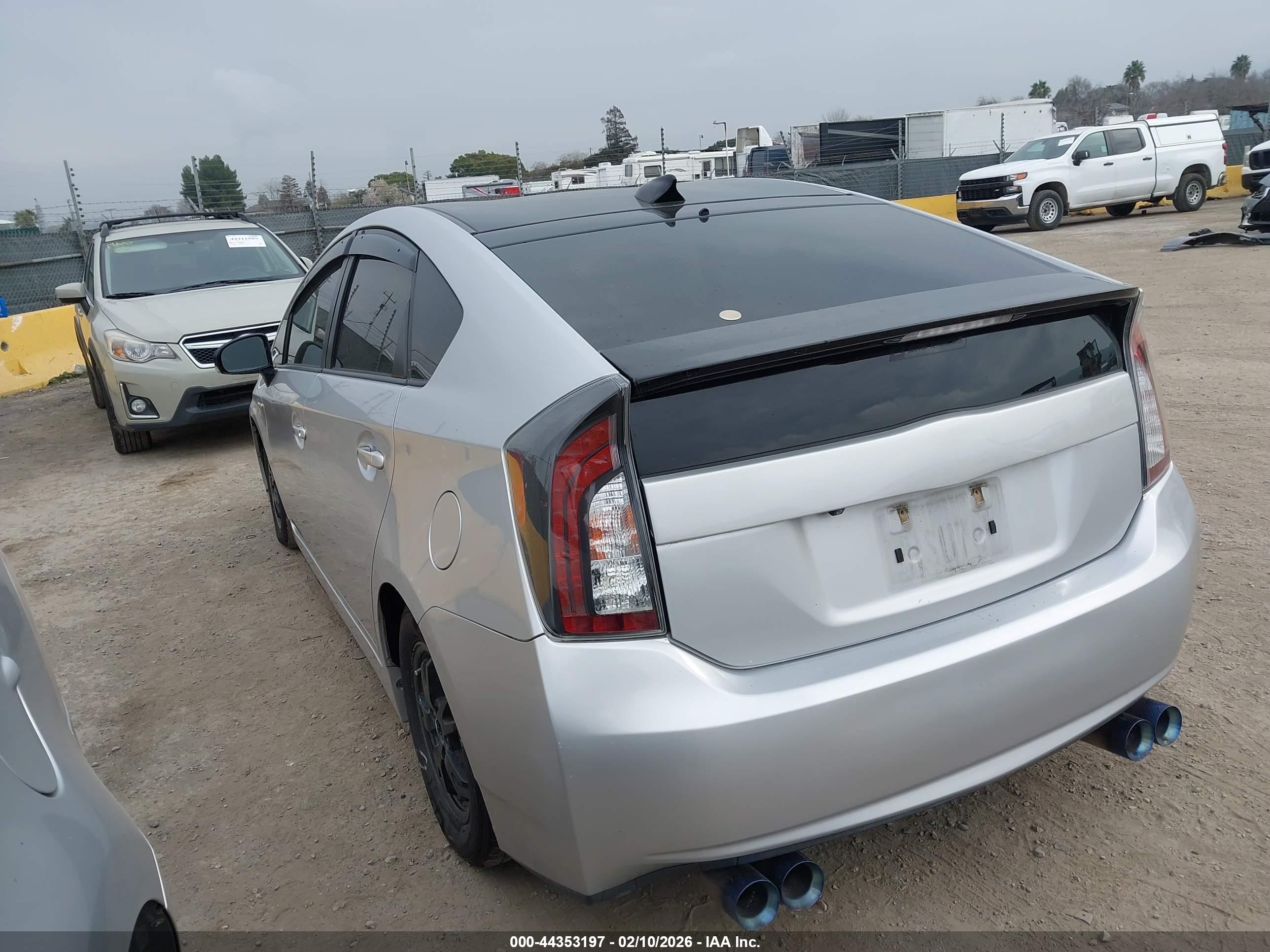 TOYOTA PRIUS image 3