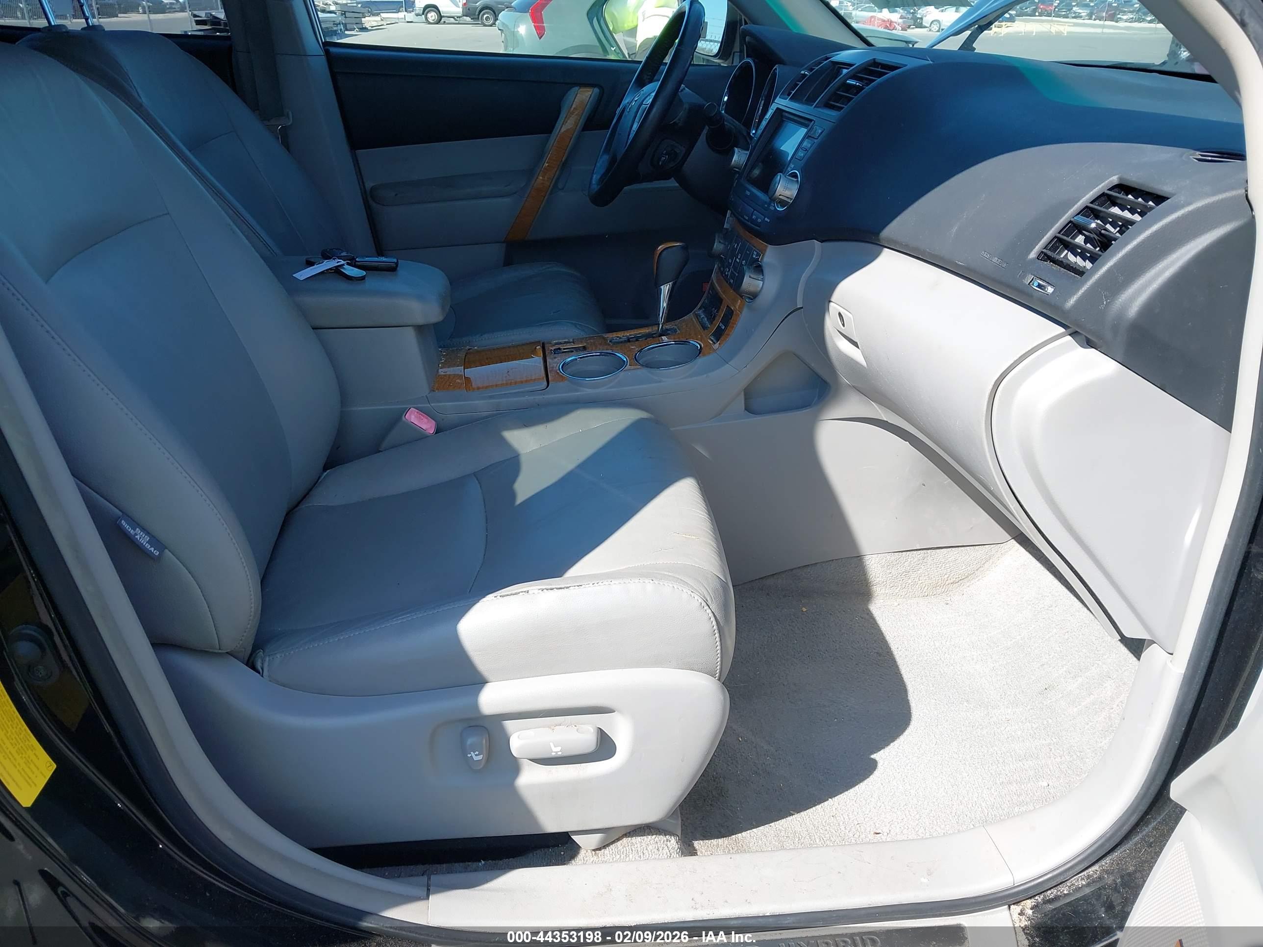 TOYOTA HIGHLANDER image 5