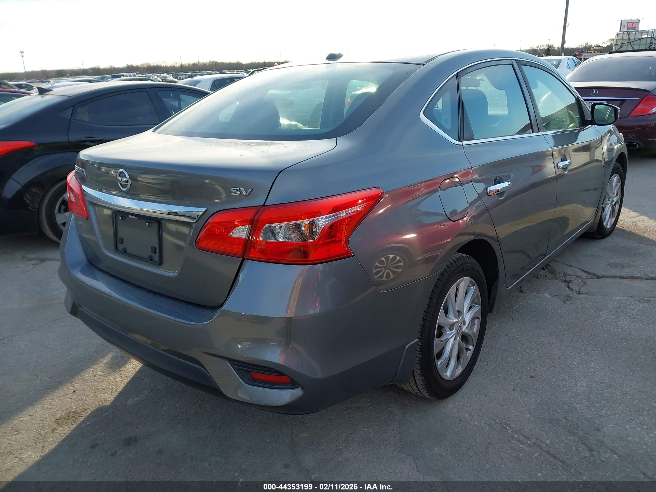 NISSAN SENTRA image 4