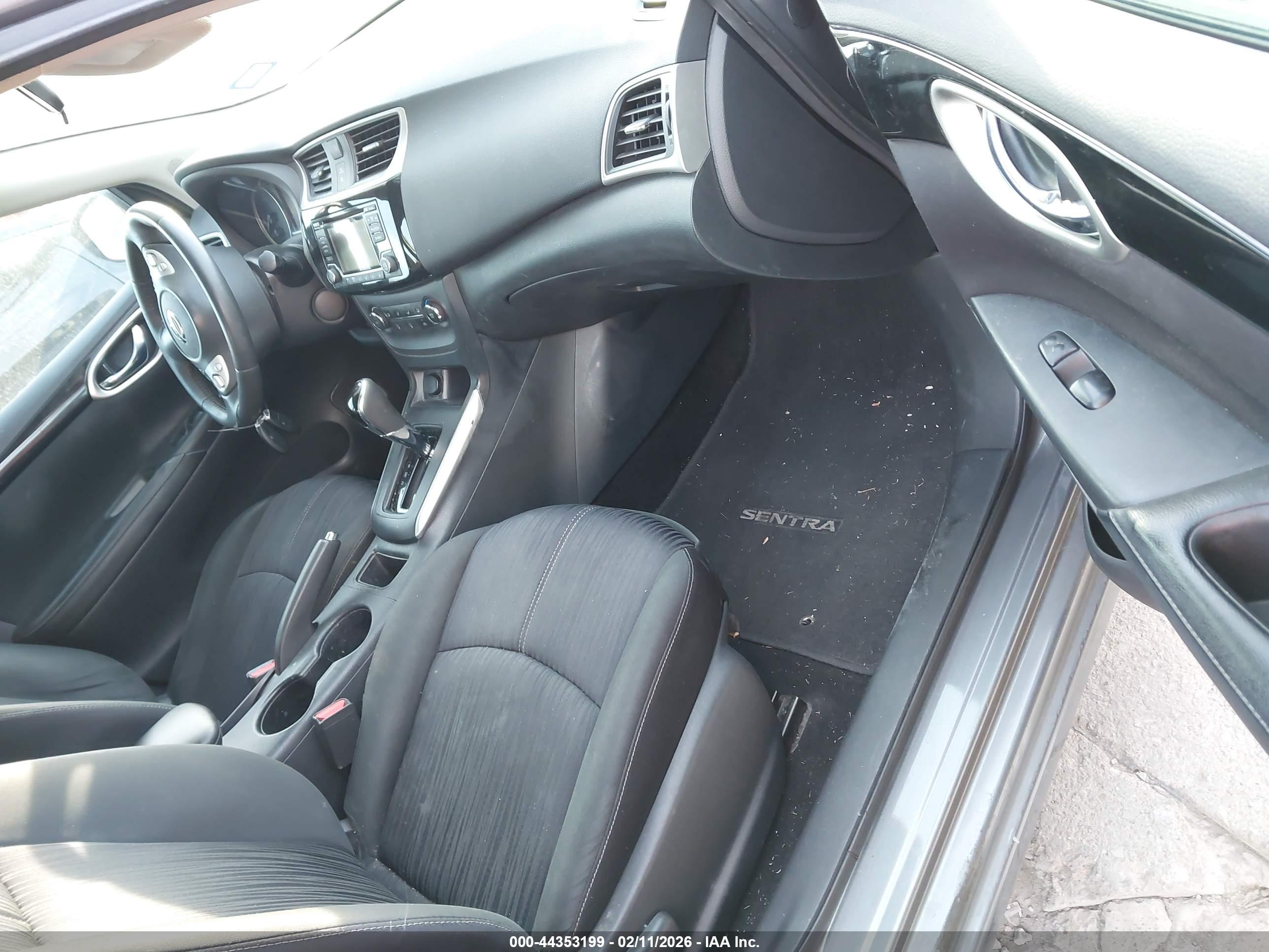 NISSAN SENTRA image 5