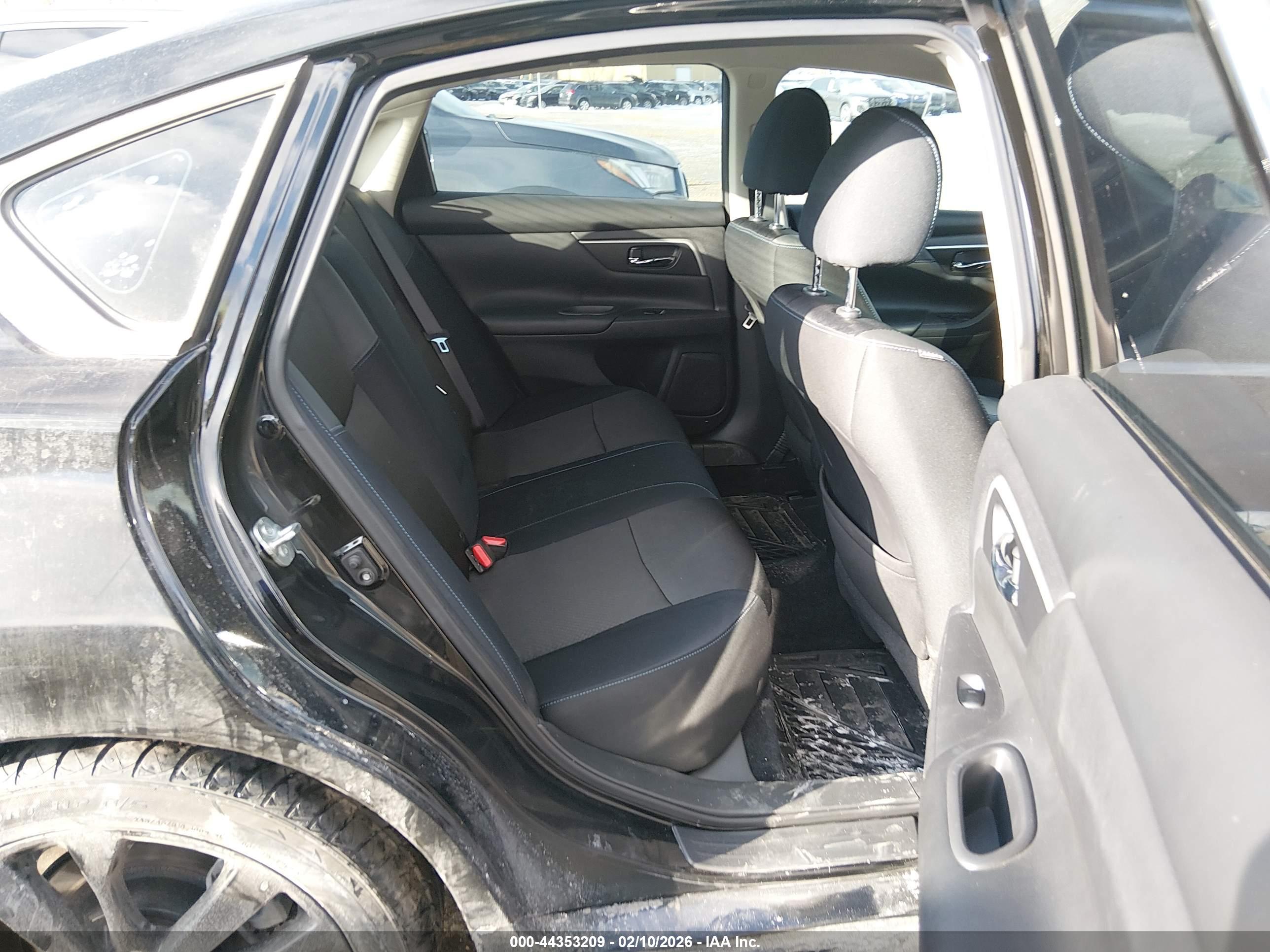 NISSAN ALTIMA image 8