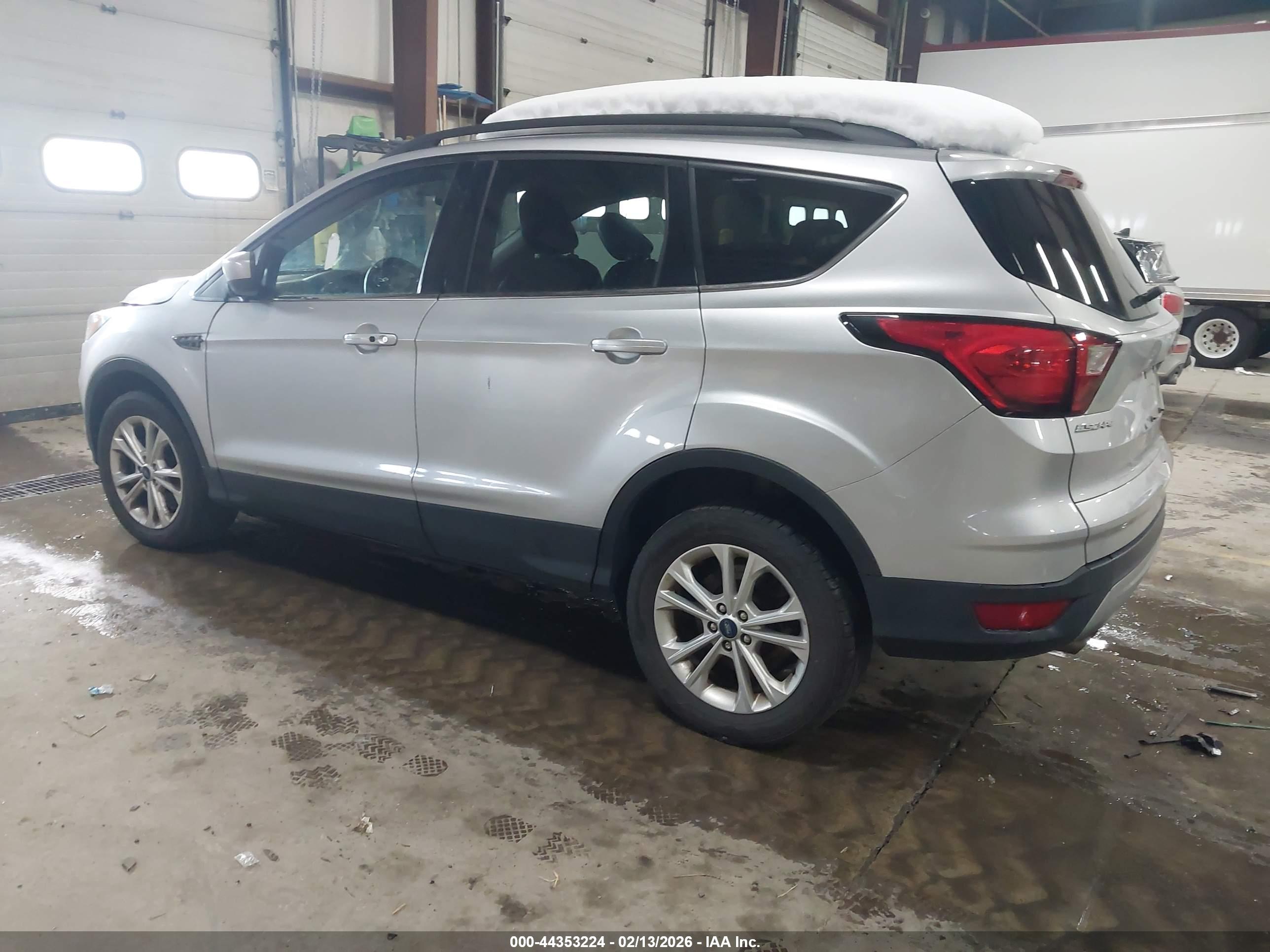 FORD ESCAPE image 3