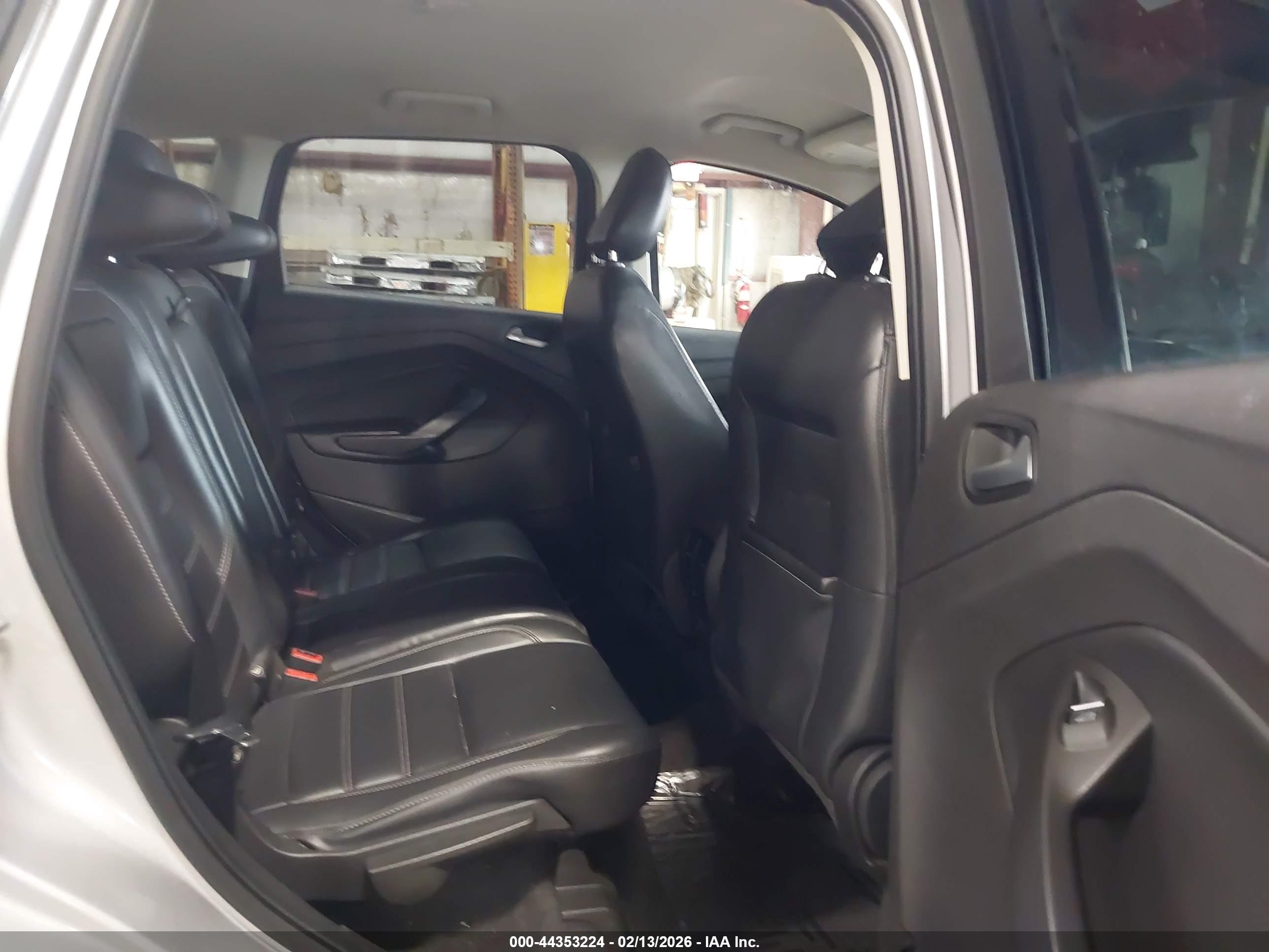 FORD ESCAPE image 8