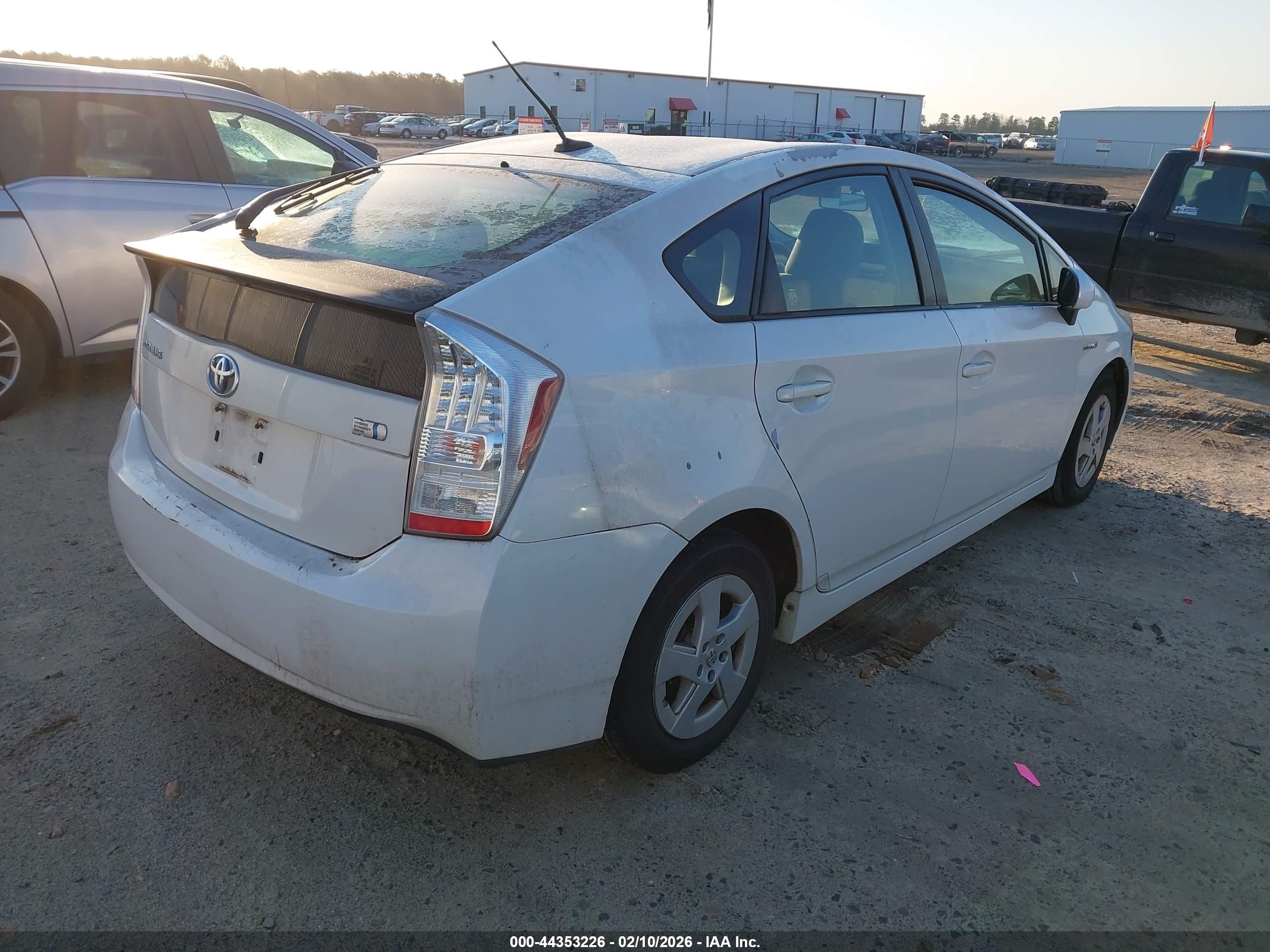 TOYOTA PRIUS image 4