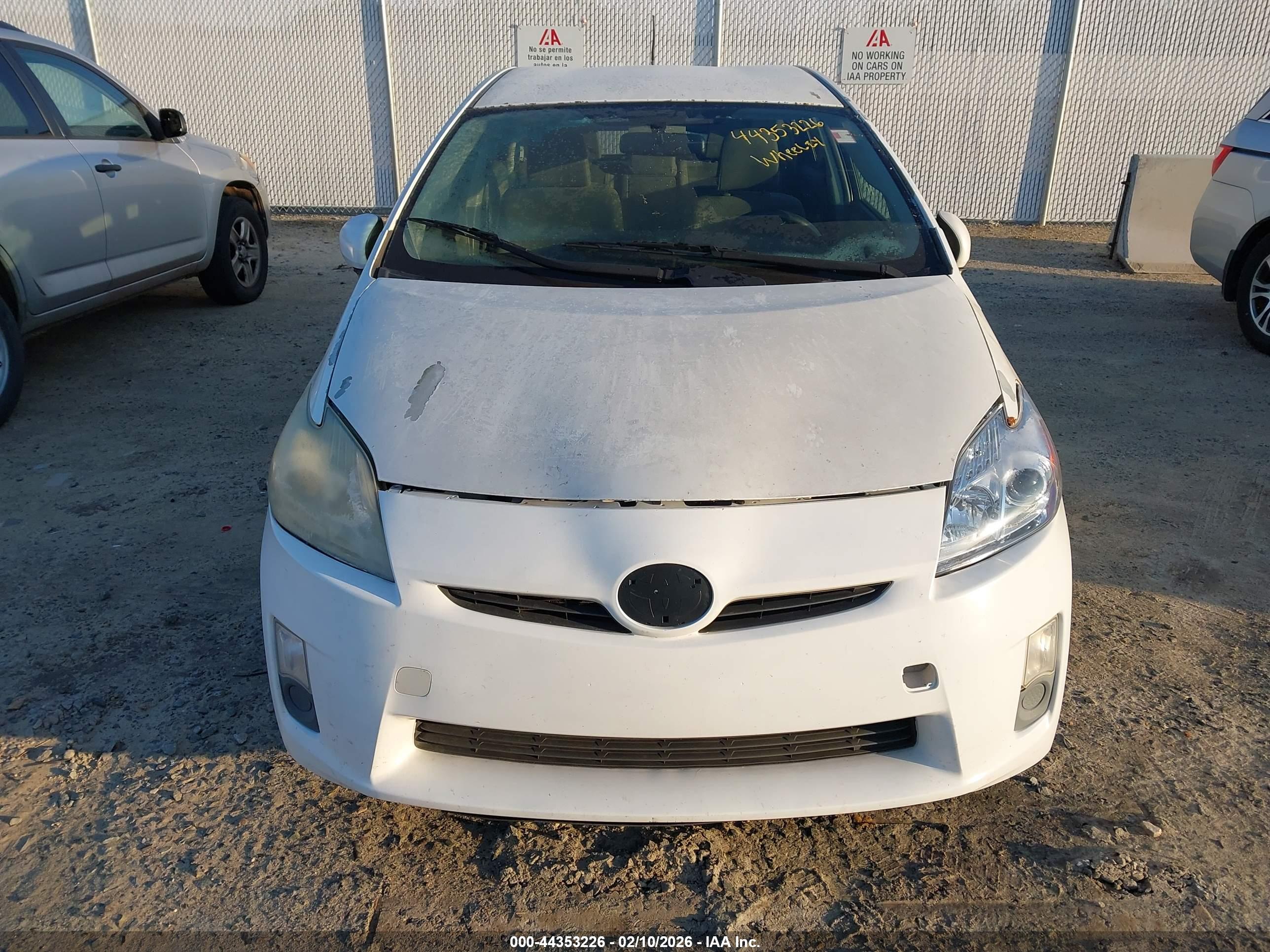 TOYOTA PRIUS image 6