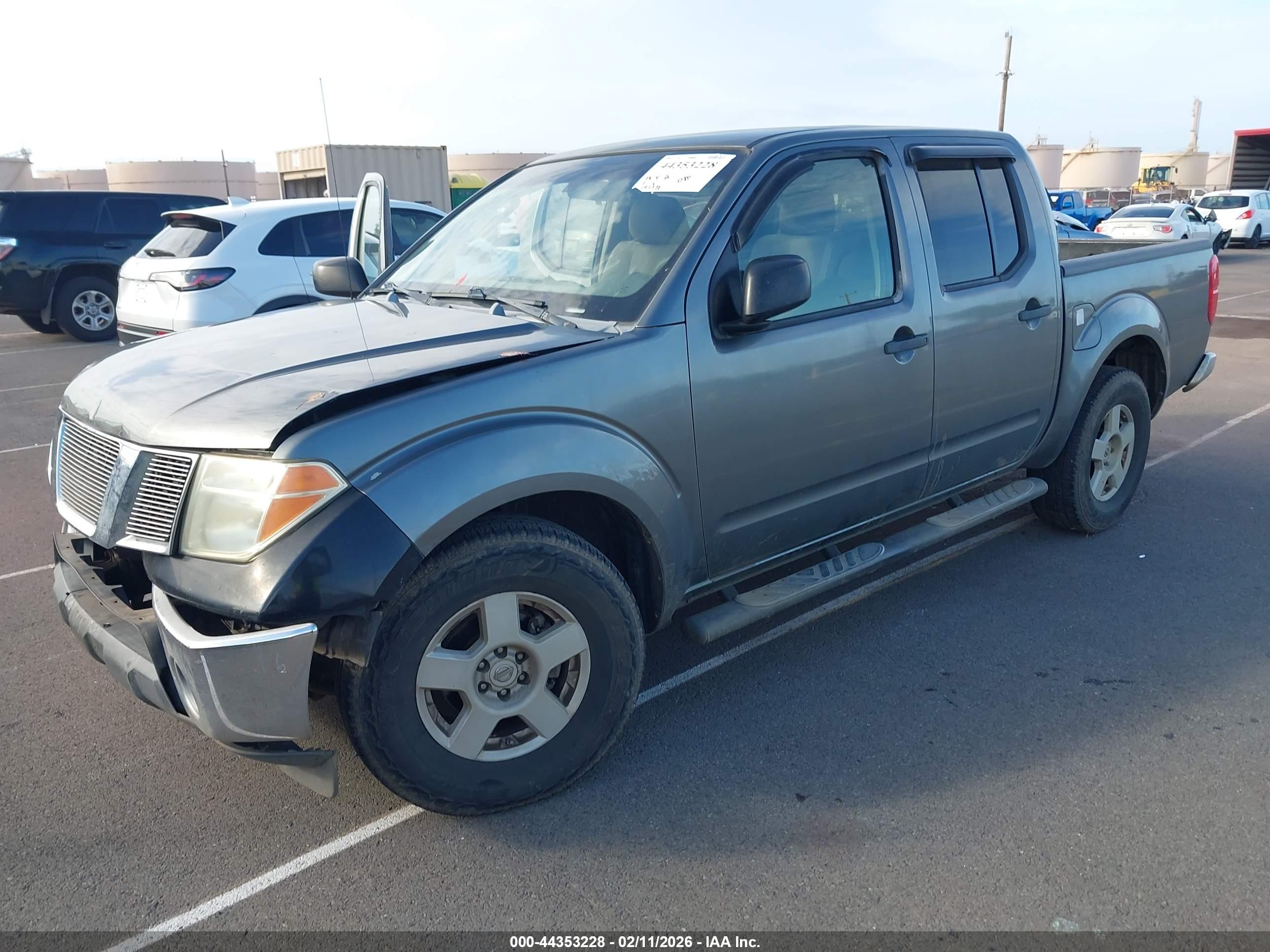 NISSAN FRONTIER image 2
