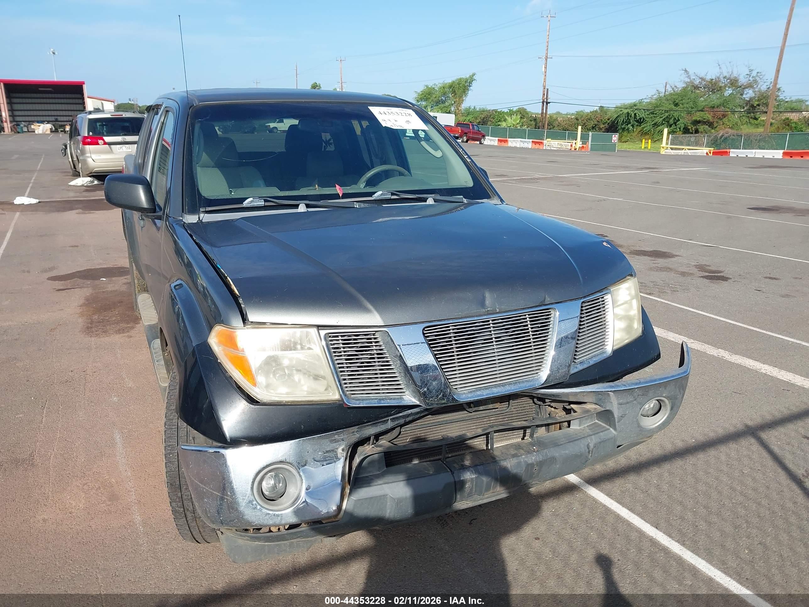 NISSAN FRONTIER image 6