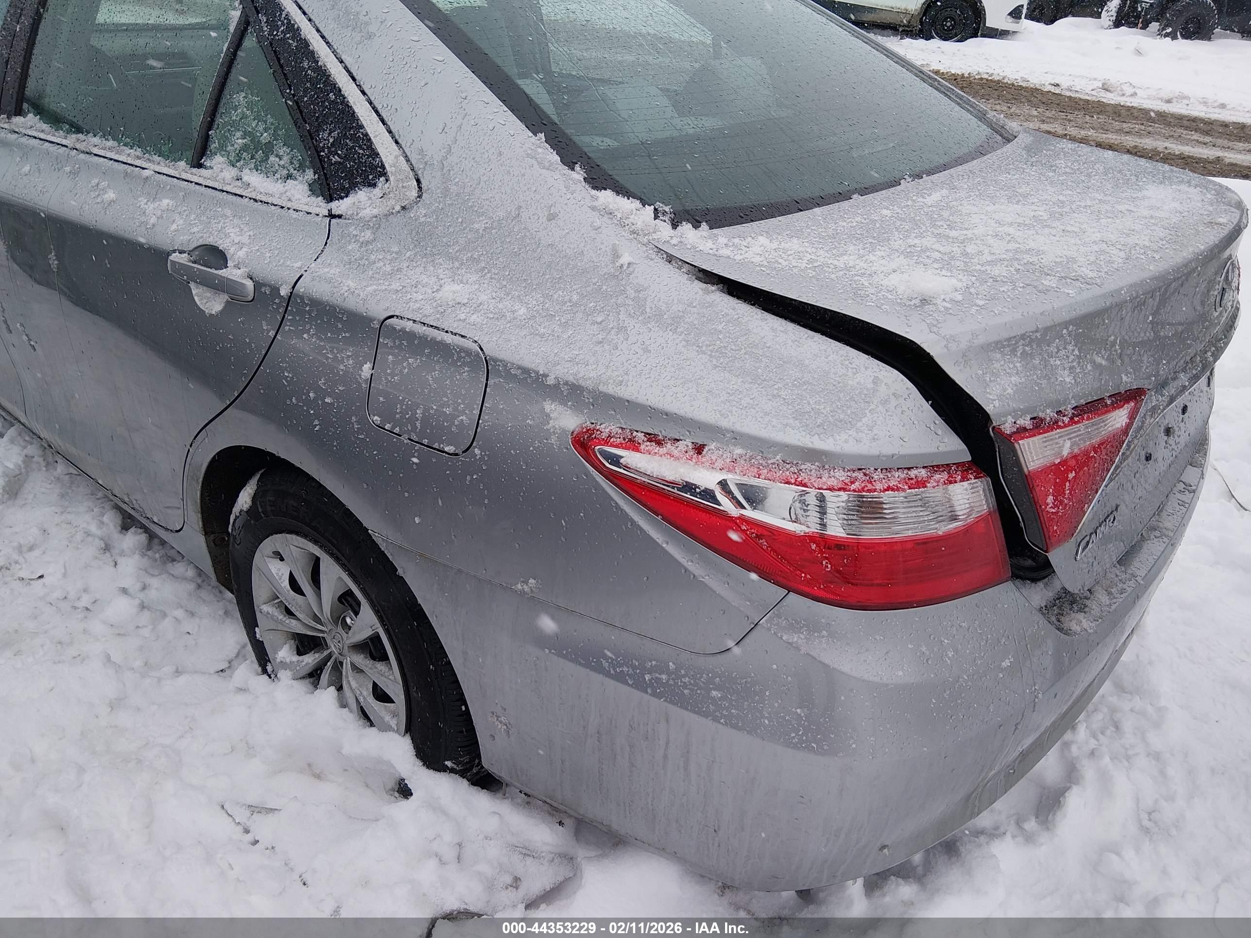 TOYOTA CAMRY image 3