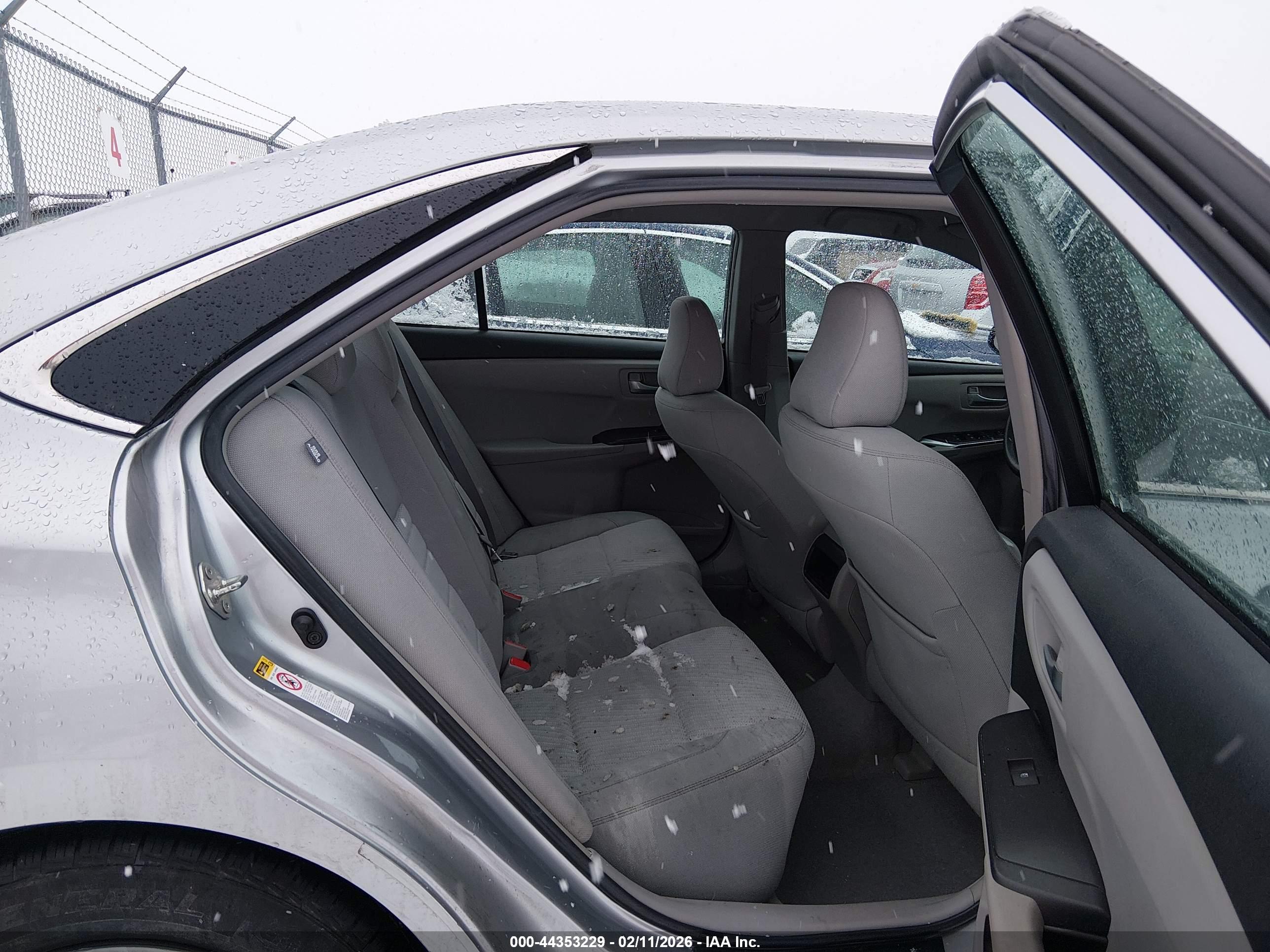 TOYOTA CAMRY image 8
