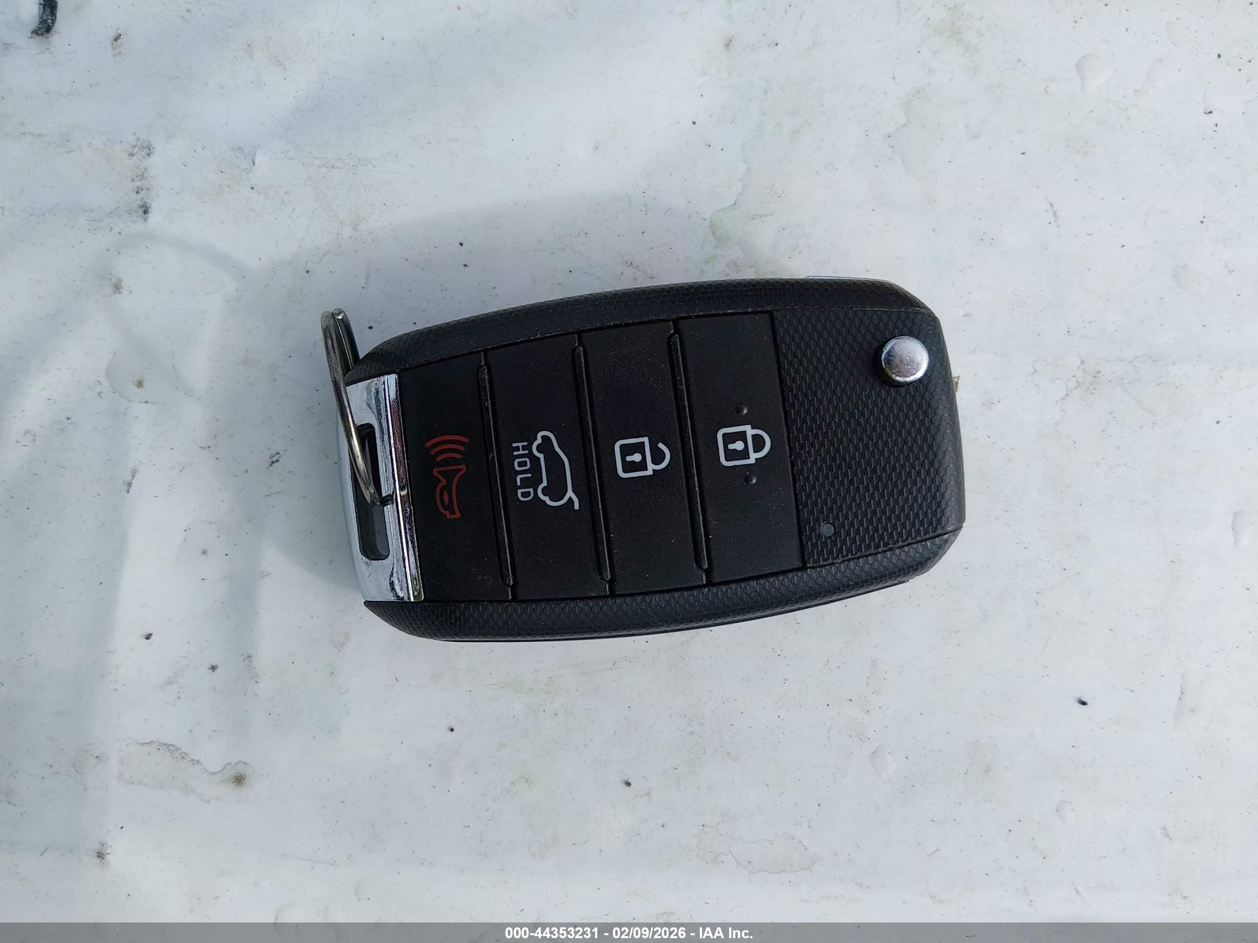KIA SPORTAGE image 11