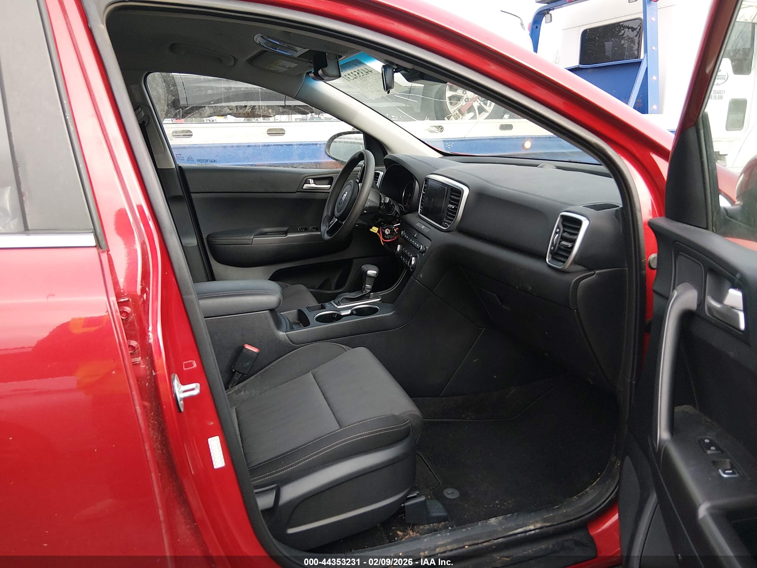KIA SPORTAGE image 5
