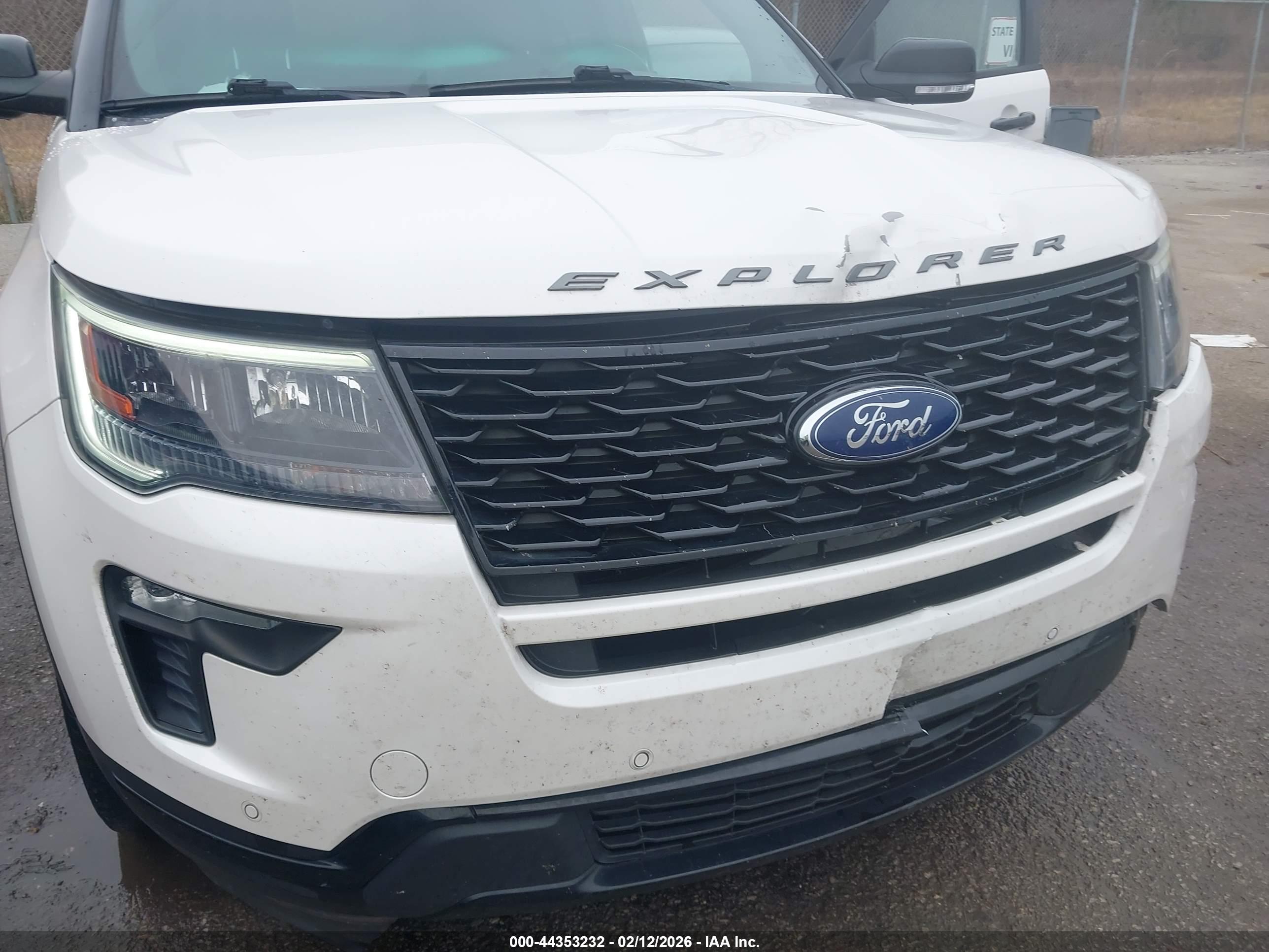 FORD EXPLORER image 6