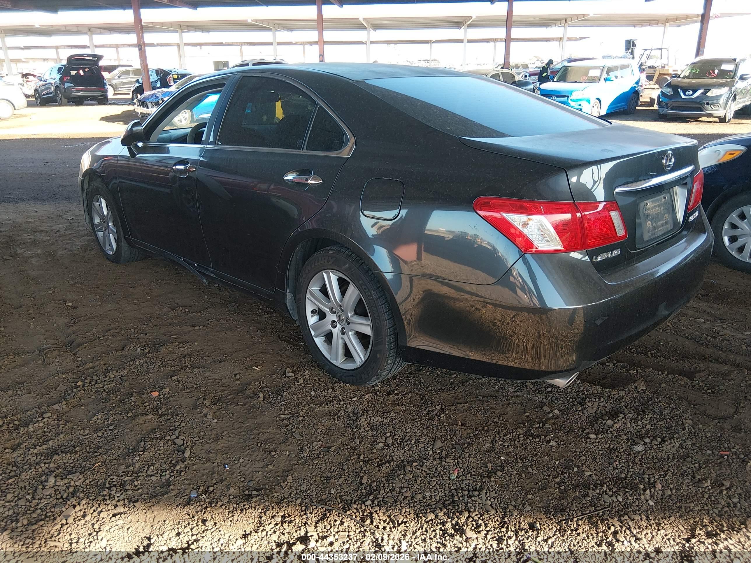 LEXUS ES image 3
