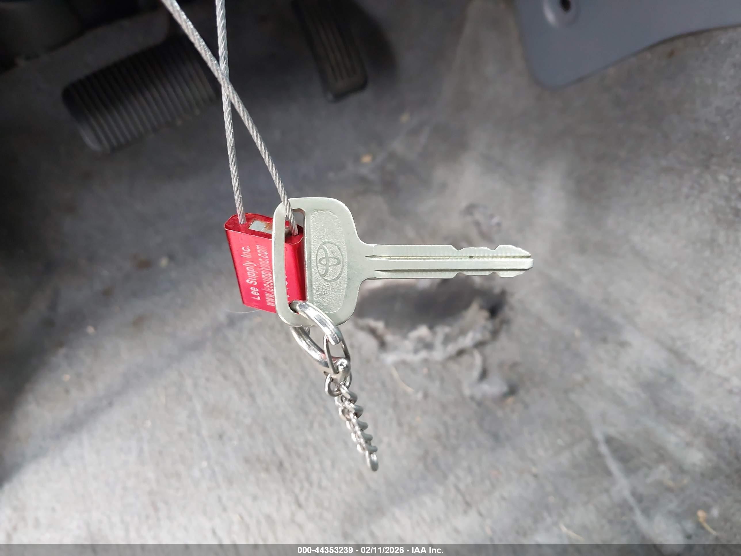TOYOTA 4RUNNER image 11