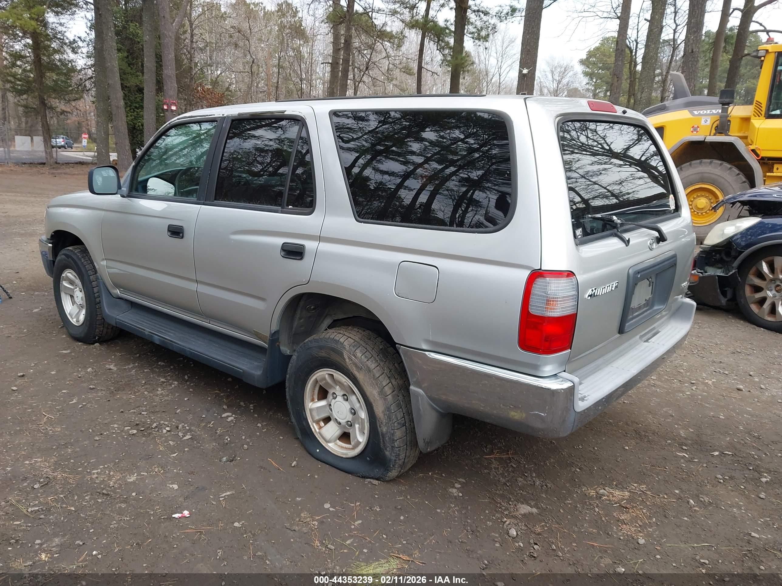 TOYOTA 4RUNNER image 3