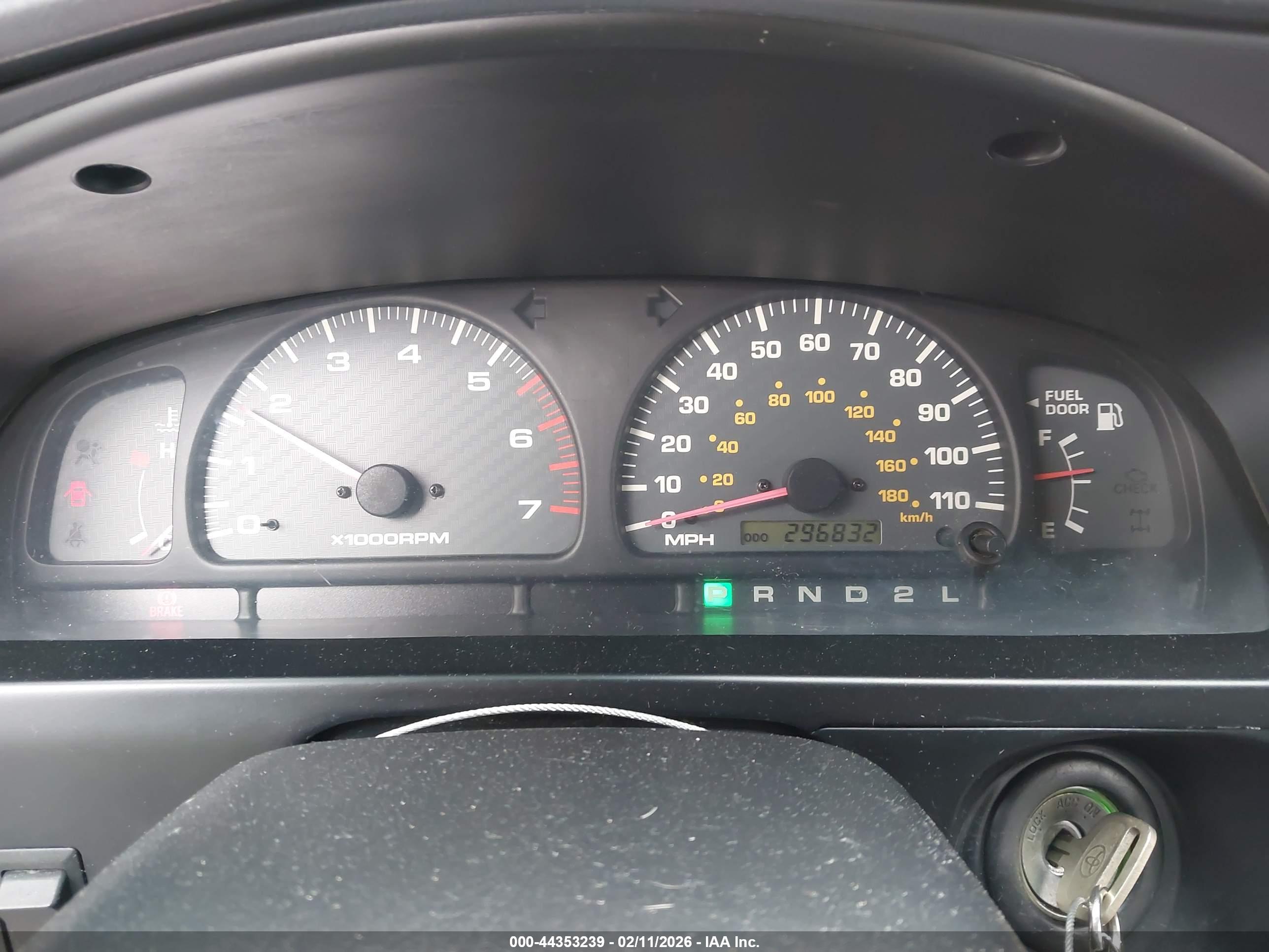 TOYOTA 4RUNNER image 7
