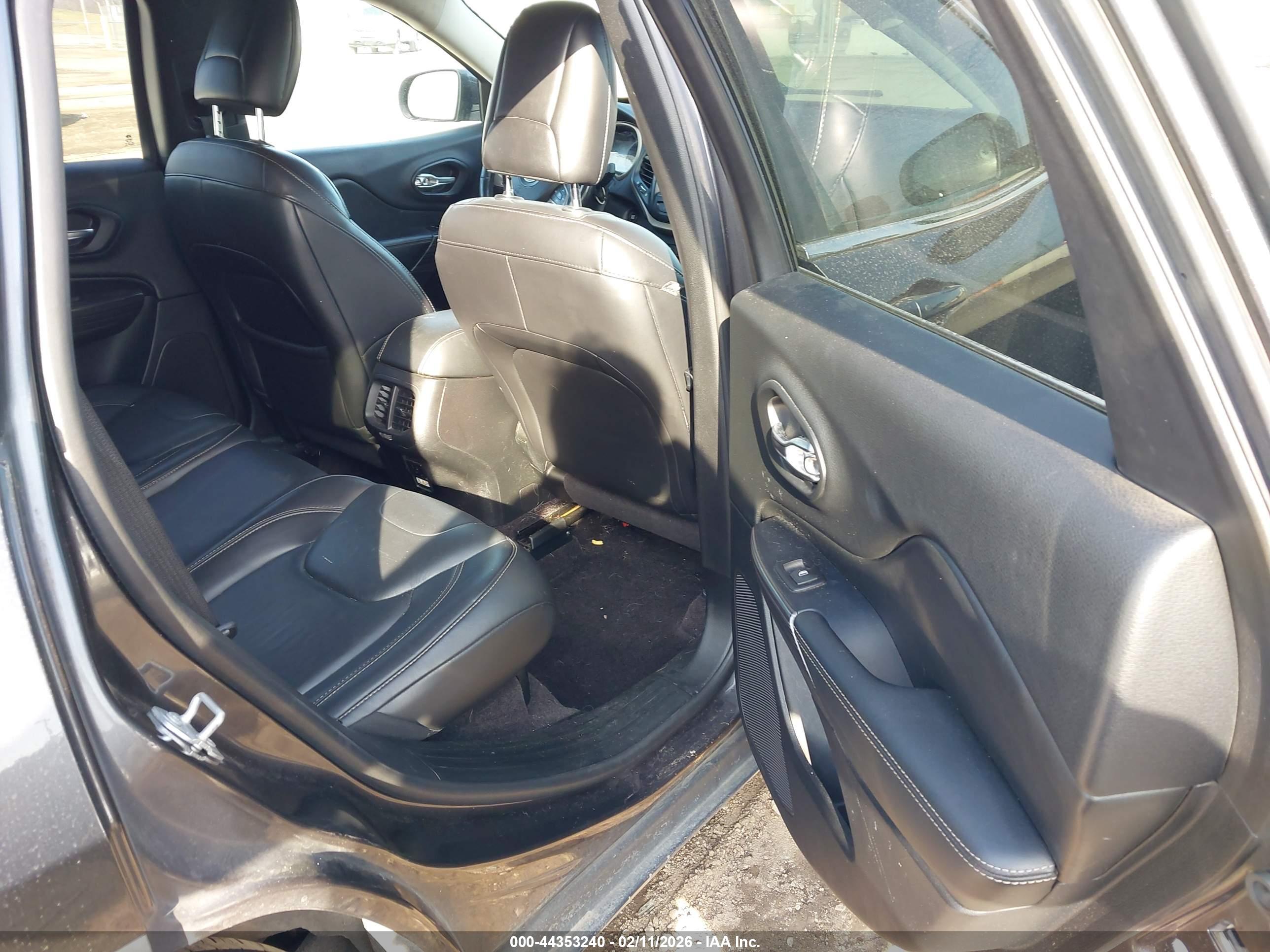 JEEP CHEROKEE image 8