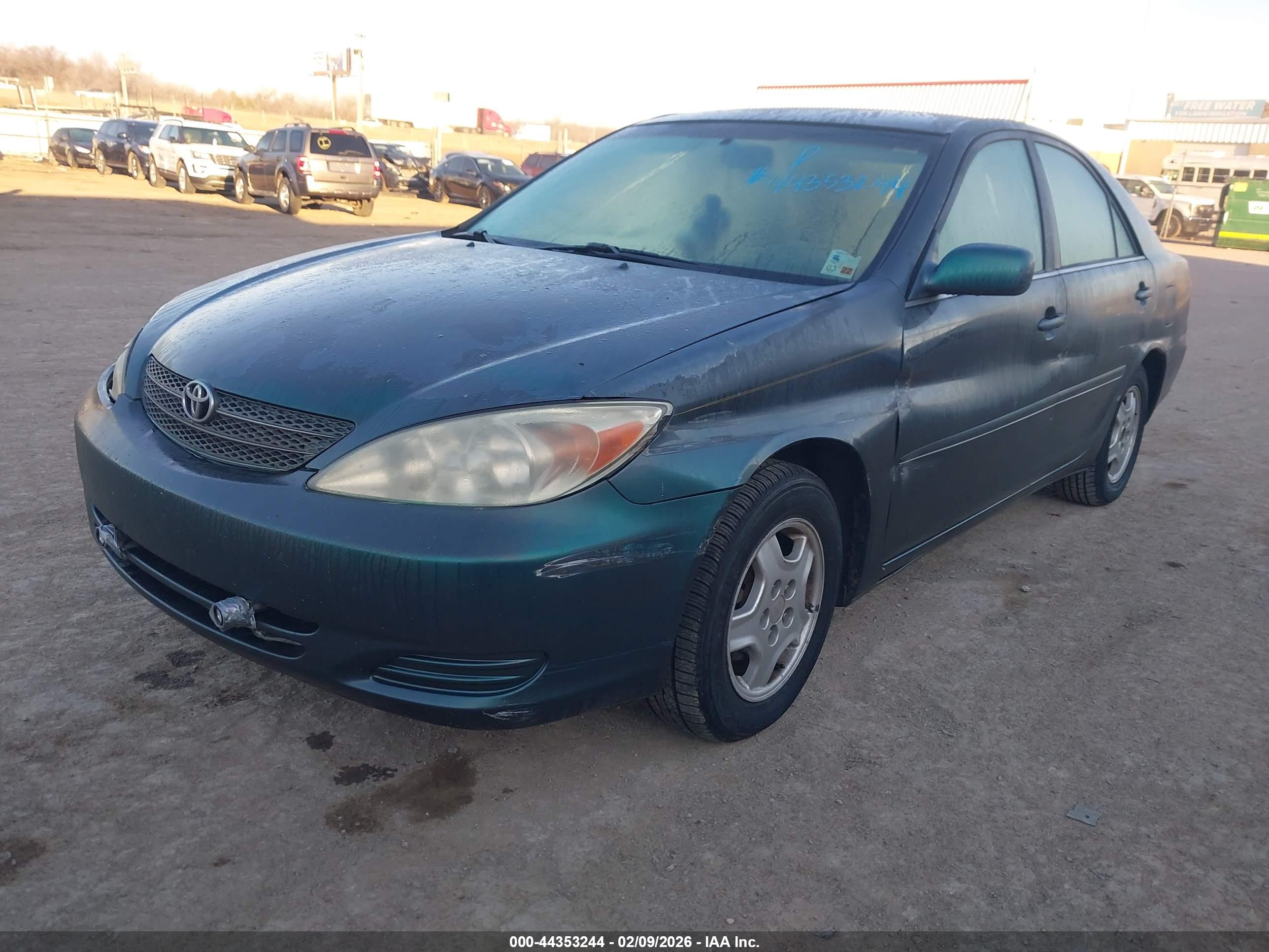 TOYOTA CAMRY image 2