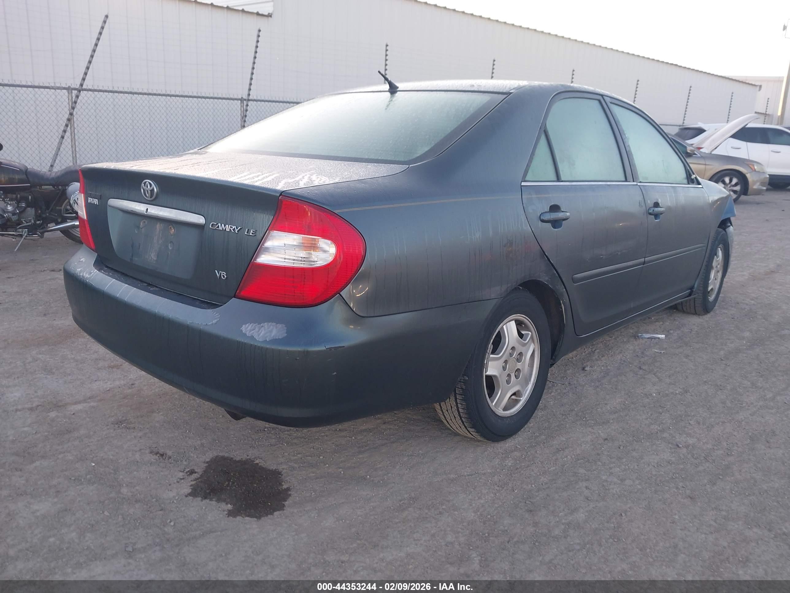TOYOTA CAMRY image 4