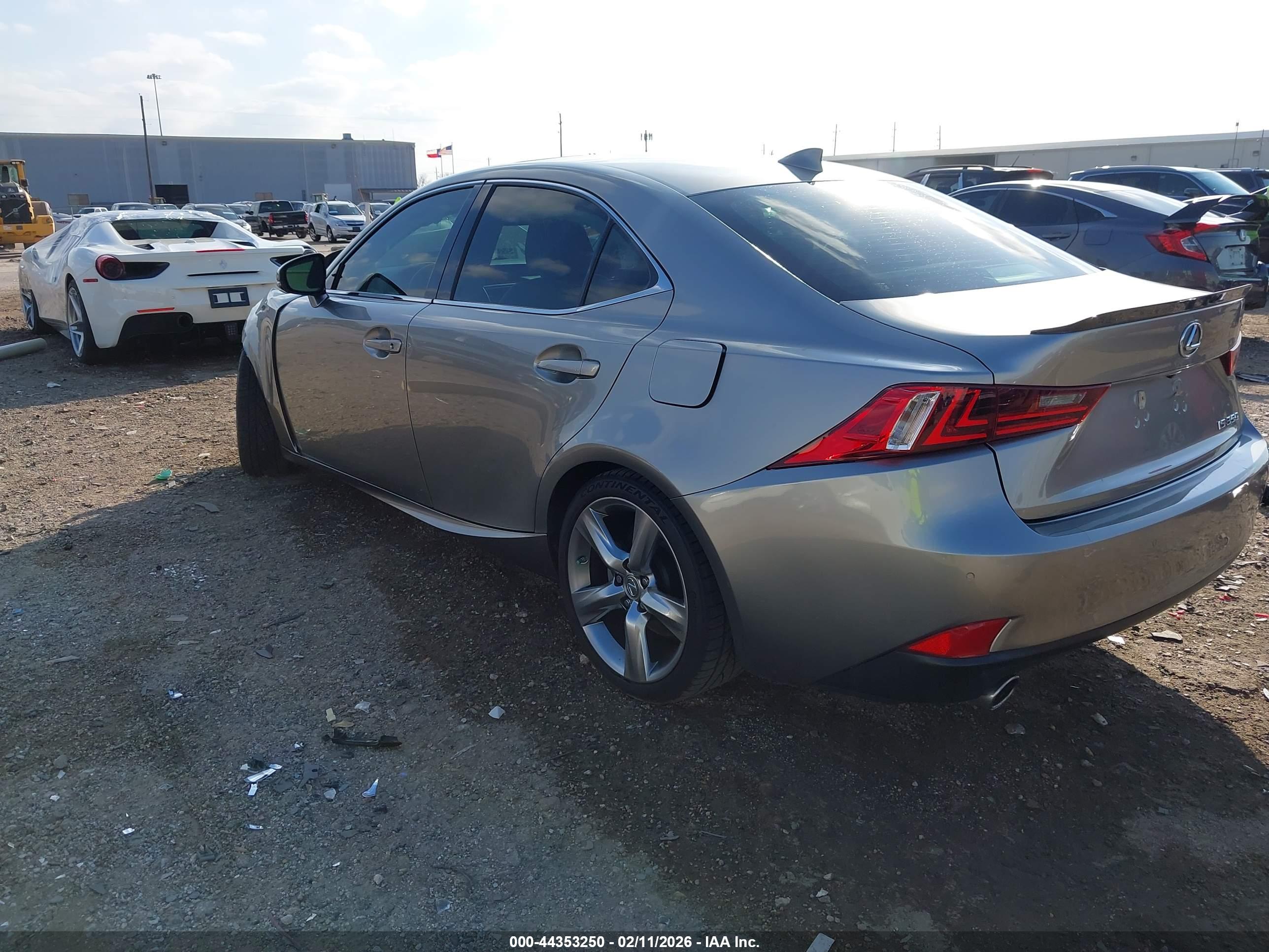 LEXUS IS image 3