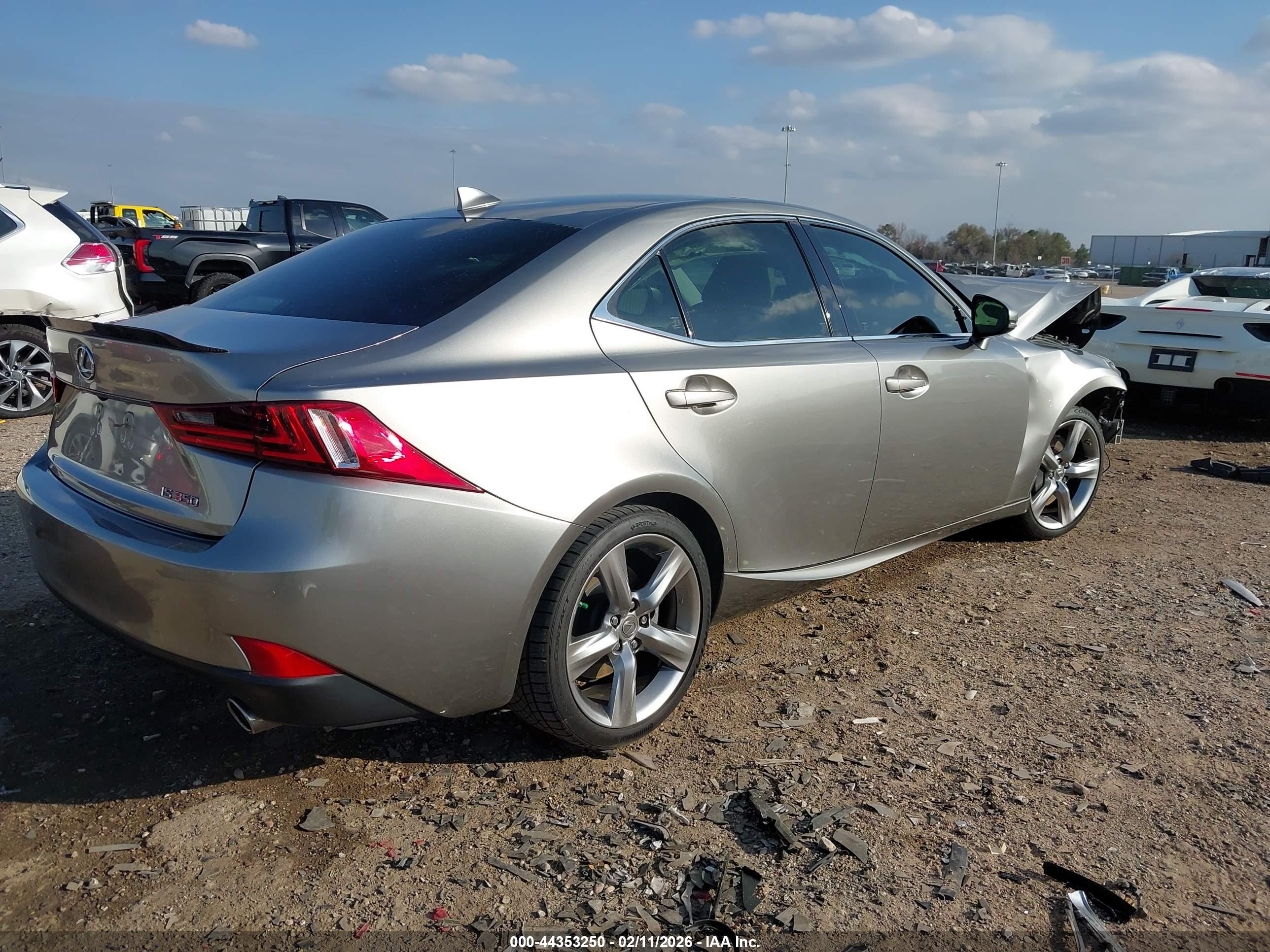 LEXUS IS image 4