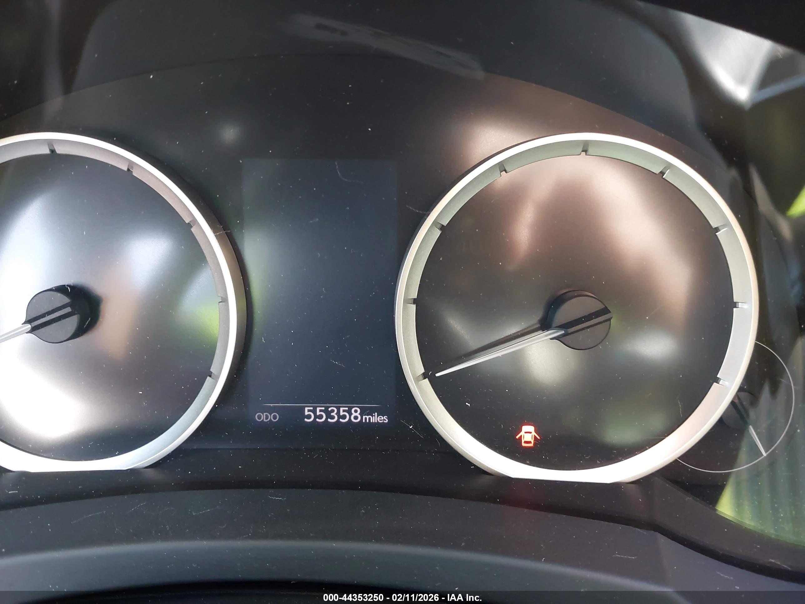LEXUS IS image 7