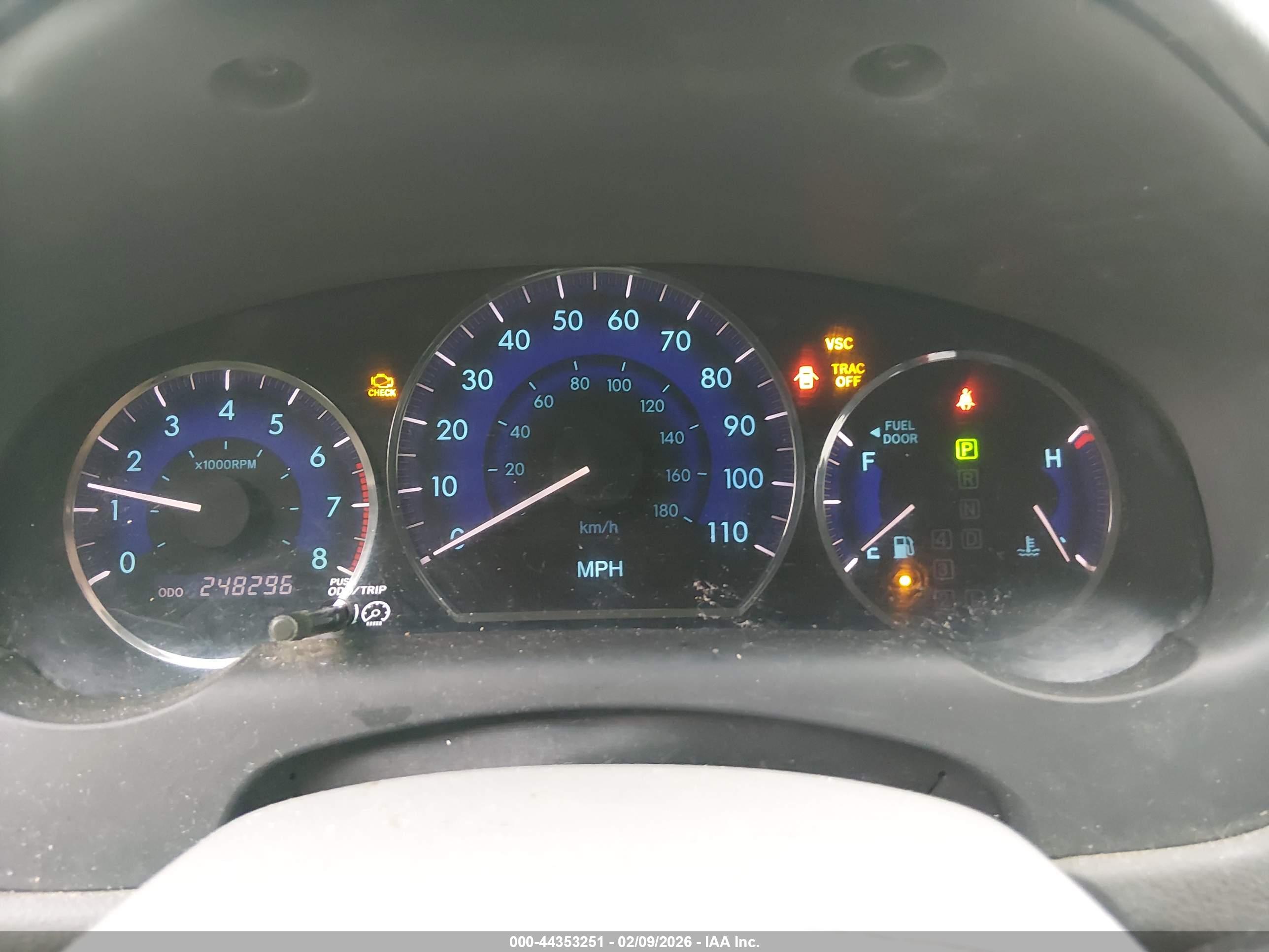 TOYOTA SIENNA image 7