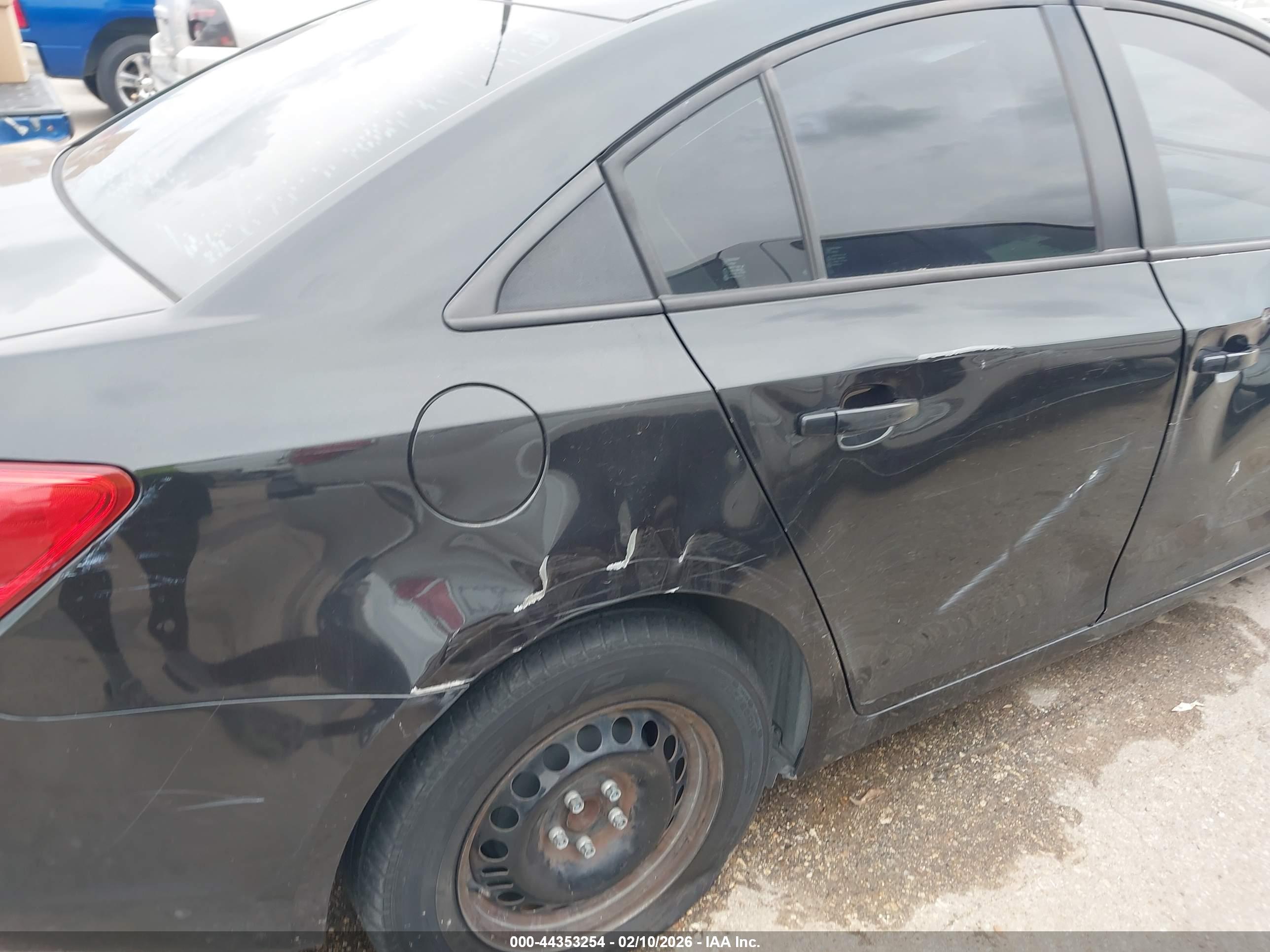 CHEVROLET CRUZE image 6