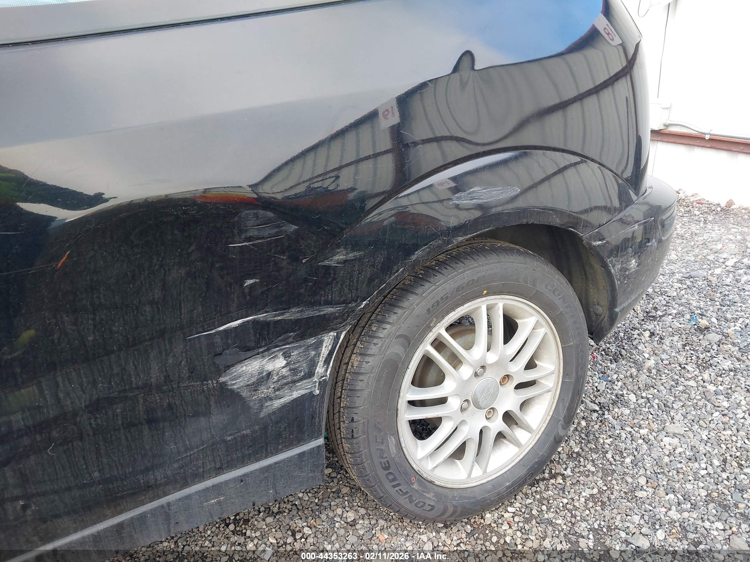 FORD FOCUS image 6