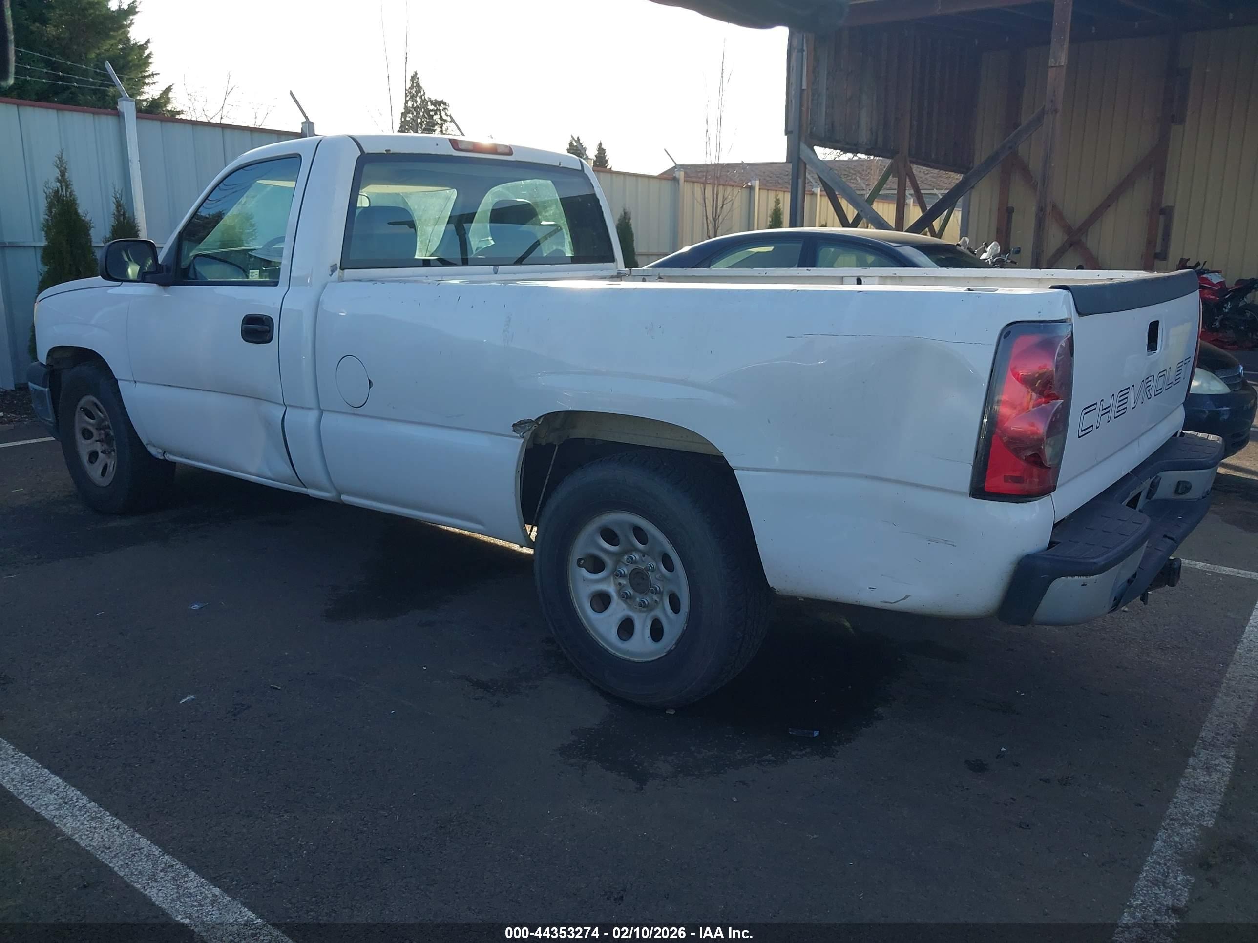 CHEVROLET SILVERADO image 3
