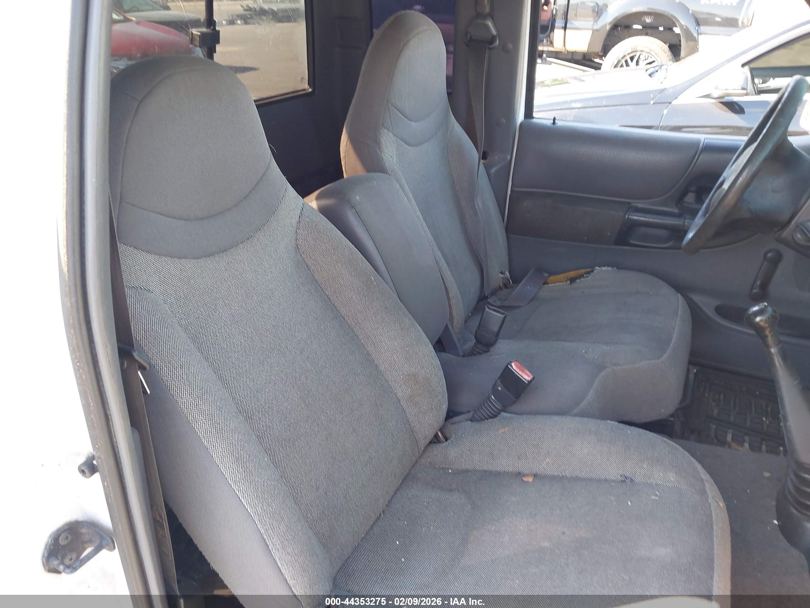 FORD RANGER image 8